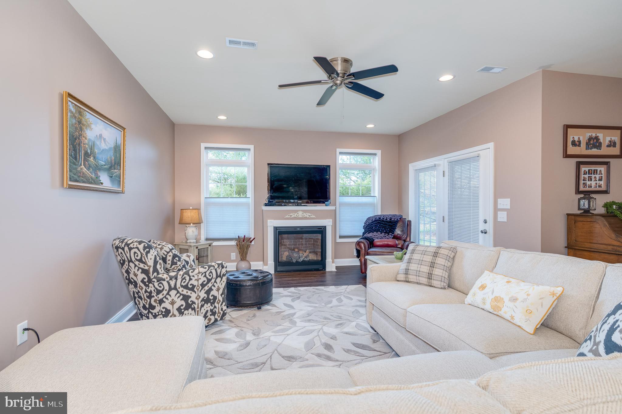 LOCUST HILL - Residential