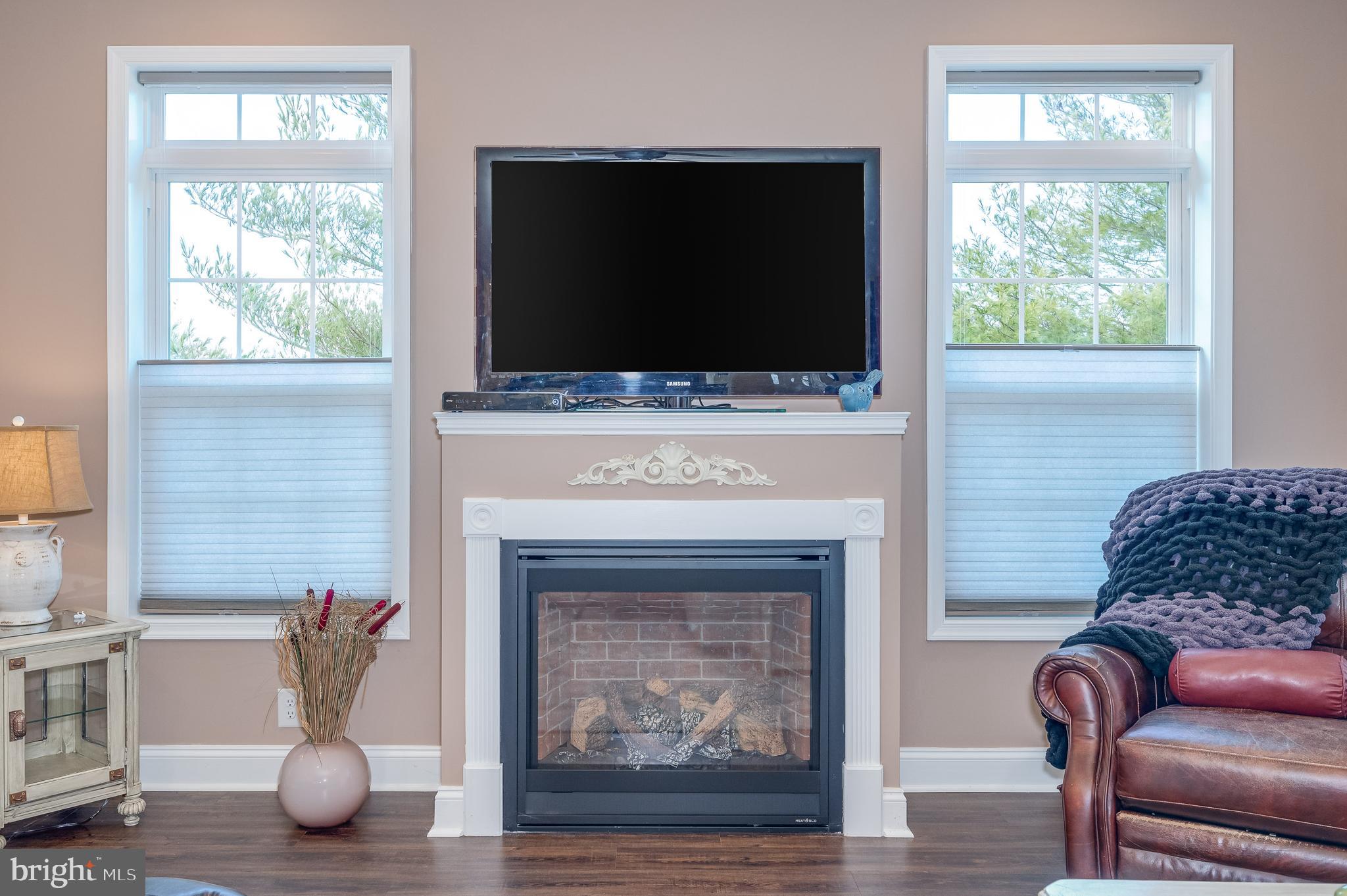 LOCUST HILL - Residential