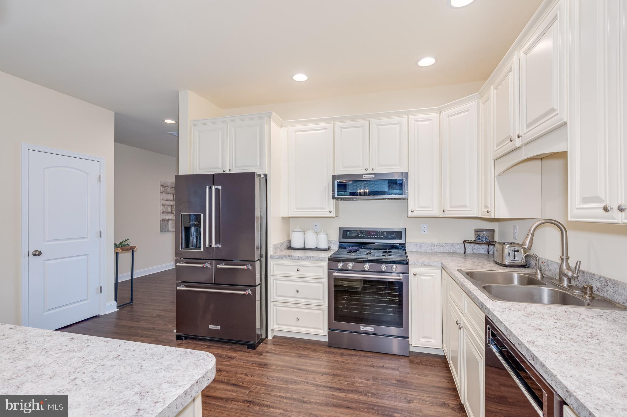 LOCUST HILL - Residential