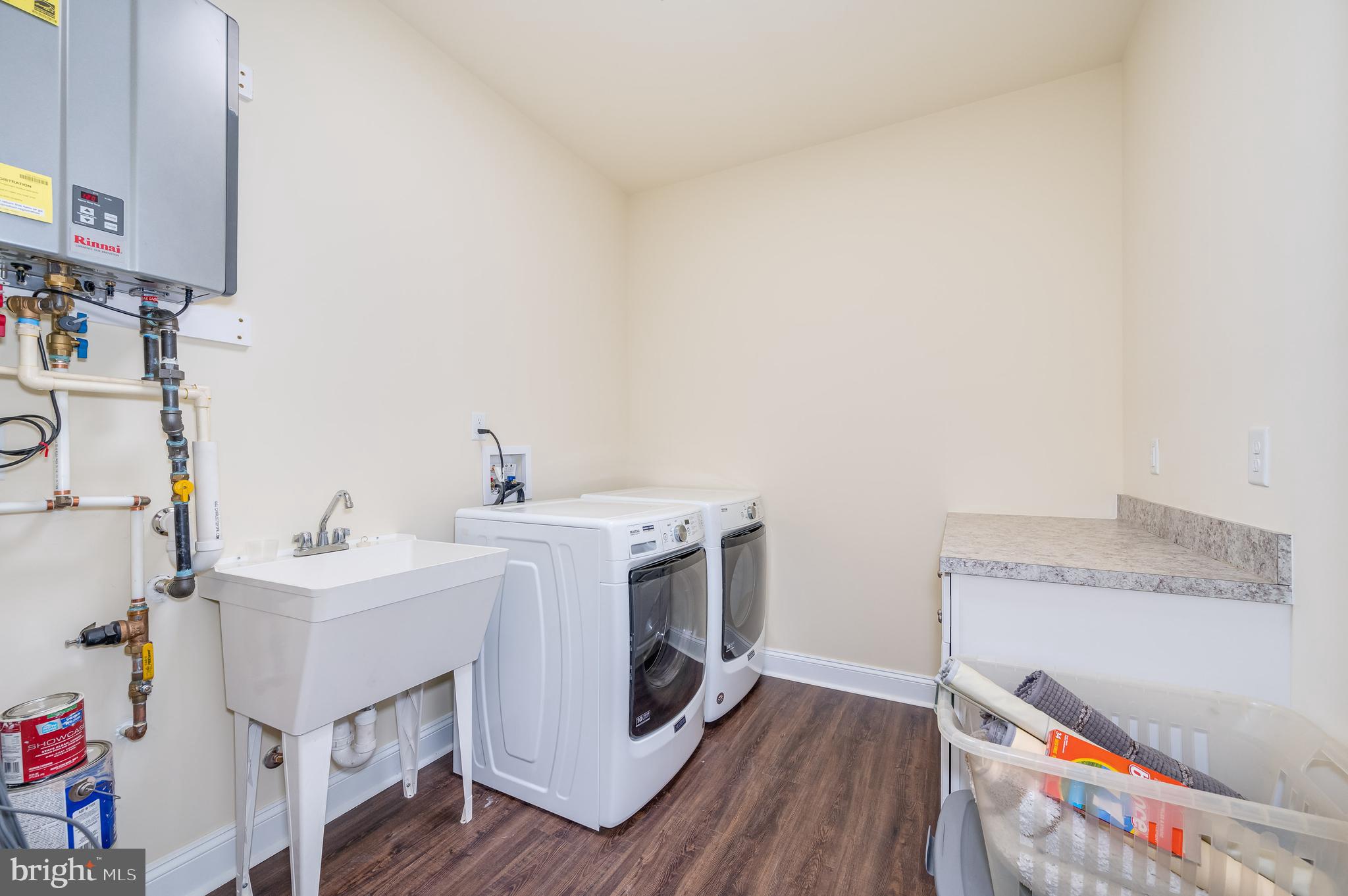 LOCUST HILL - Residential