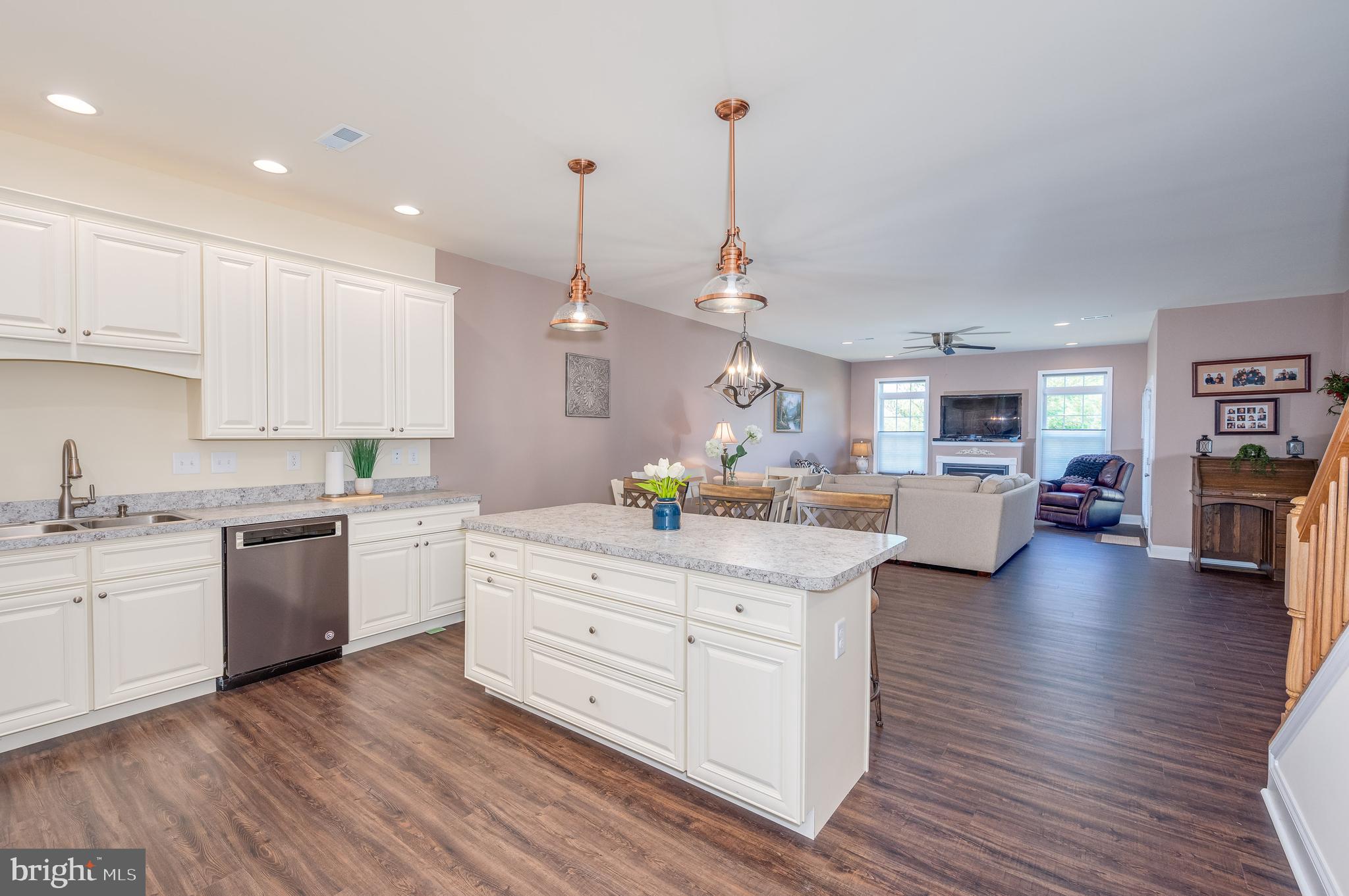 LOCUST HILL - Residential