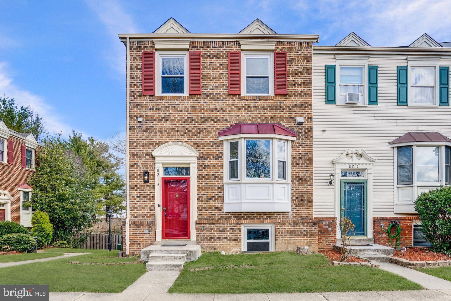Welcome to 8213 Roxbury Dr in sought-after Alexandria, VA! This beautifully maintained rental features only the top two levels of the home, offering spacious and private living with 2 bedrooms and 2.5 bathrooms. Step inside to find a bright, open layout with hardwood floors, a large living room, updated kitchen, and a separate dining area that opens to a private deck—perfect for relaxing or entertaining.
Located in a quiet, well-established neighborhood, you're just minutes from Huntington Metro, Old Town Alexandria, Kingstowne, and major routes like I-495 and Route 1. Enjoy the best of suburban charm with quick access to shopping, dining, parks, and easy commuting into D.C.
Please note: basement is not included in the rental. Upper two levels only. Don’t miss the opportunity to live in this prime location!
