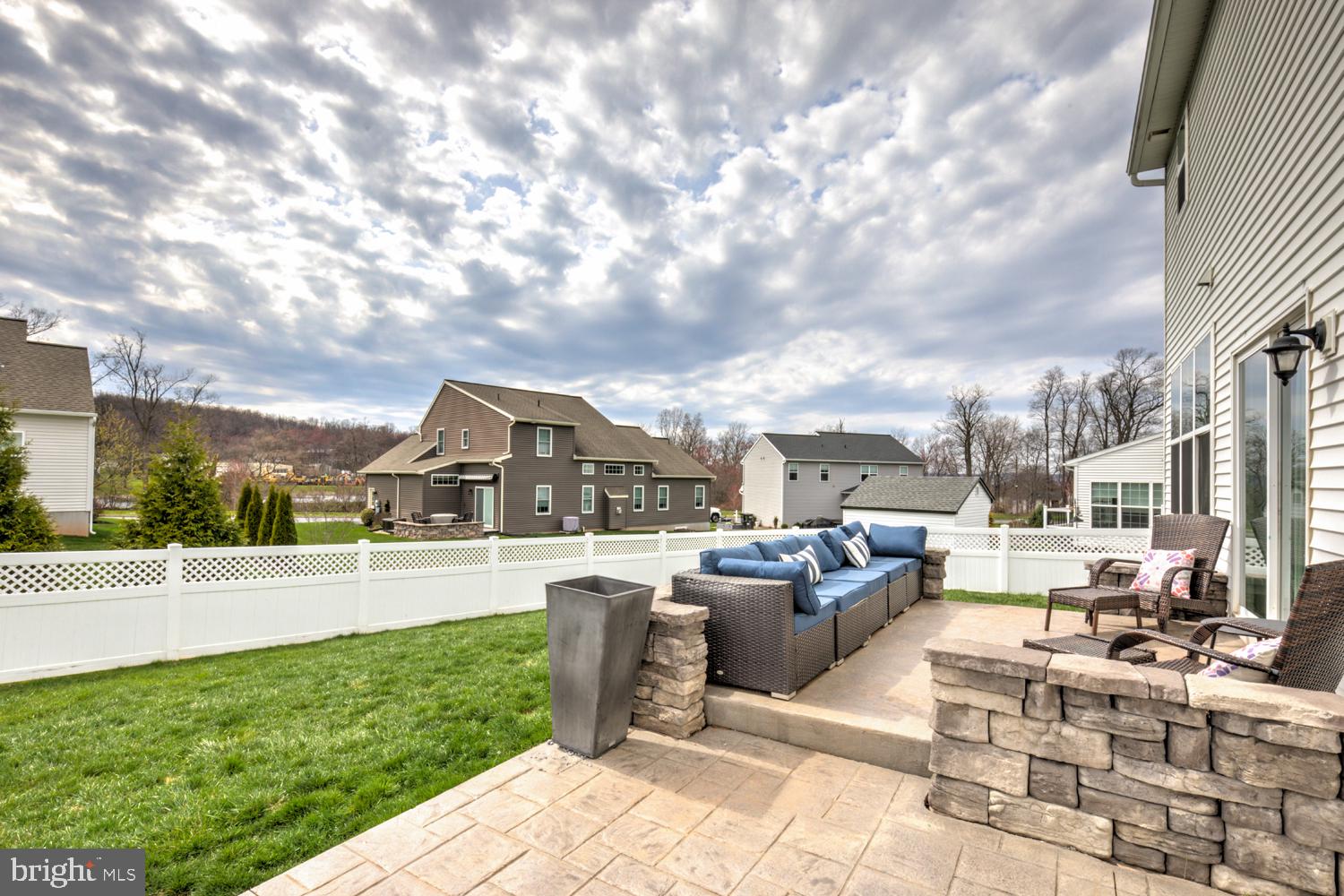 STONEY POINTE - Residential