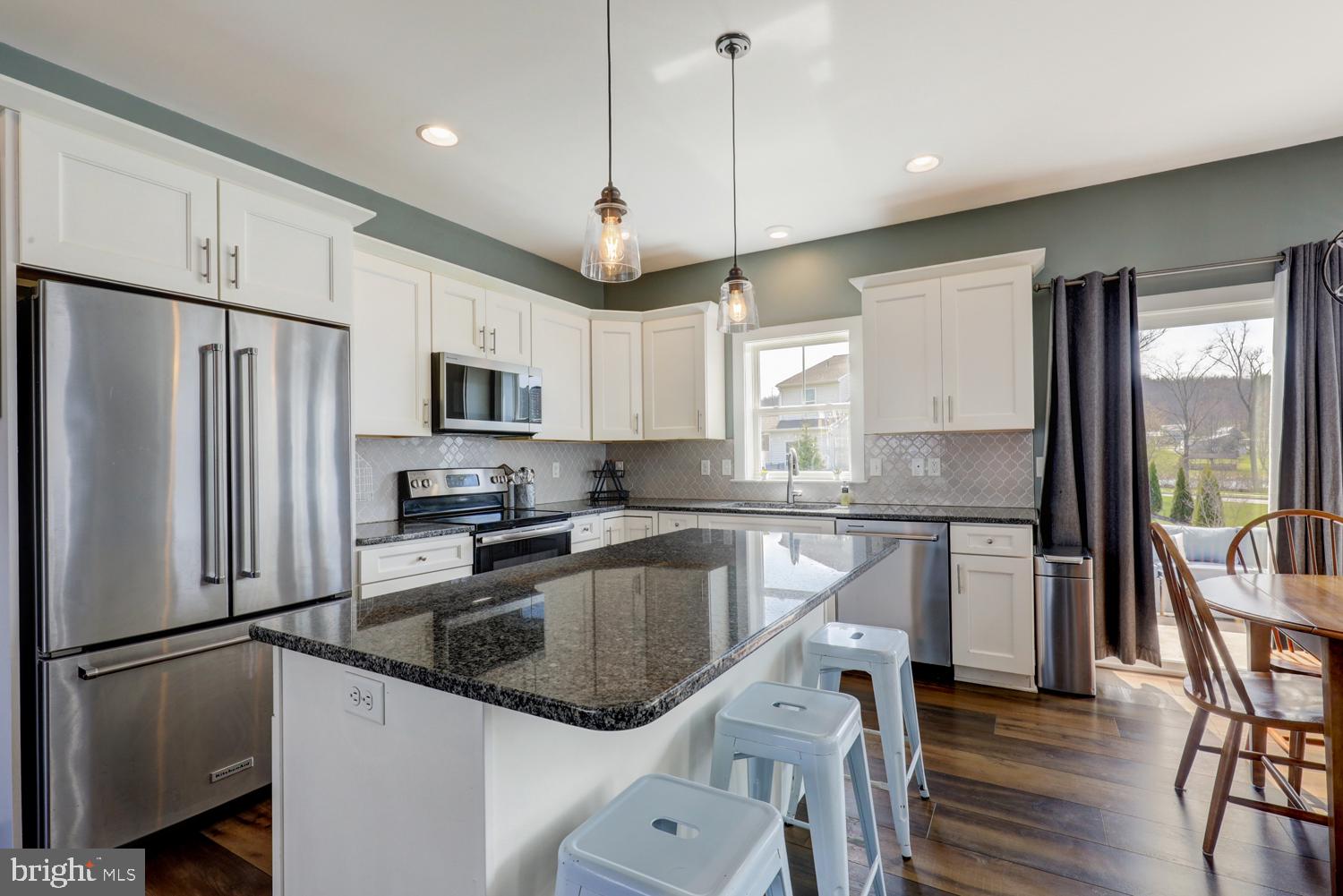 STONEY POINTE - Residential