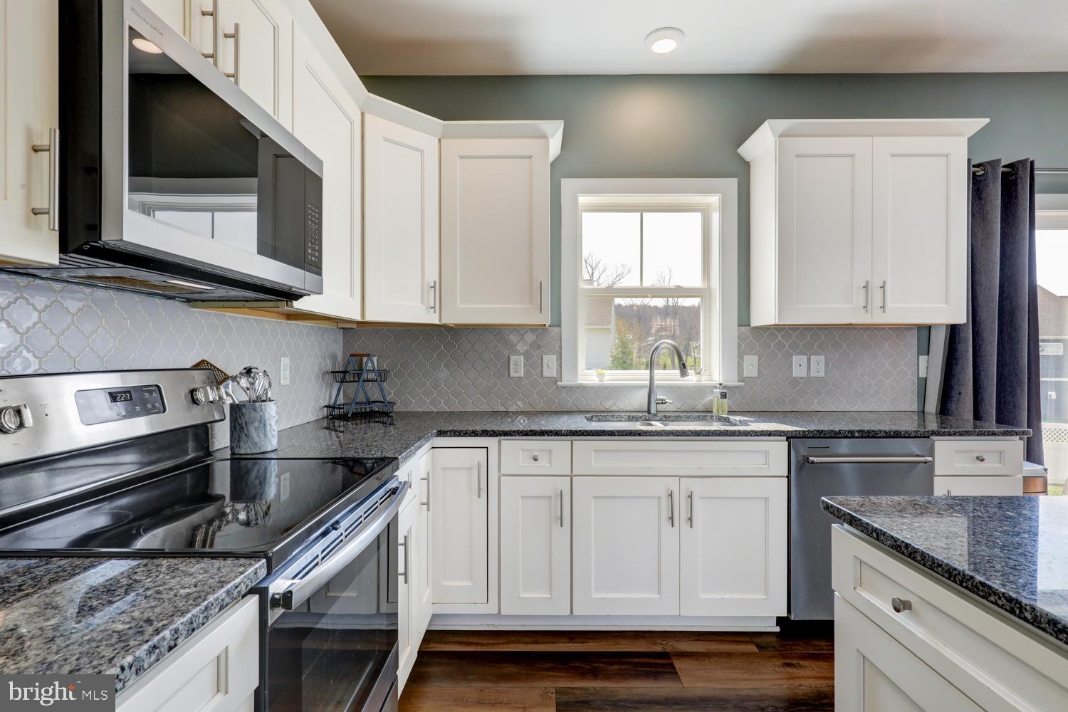 STONEY POINTE - Residential