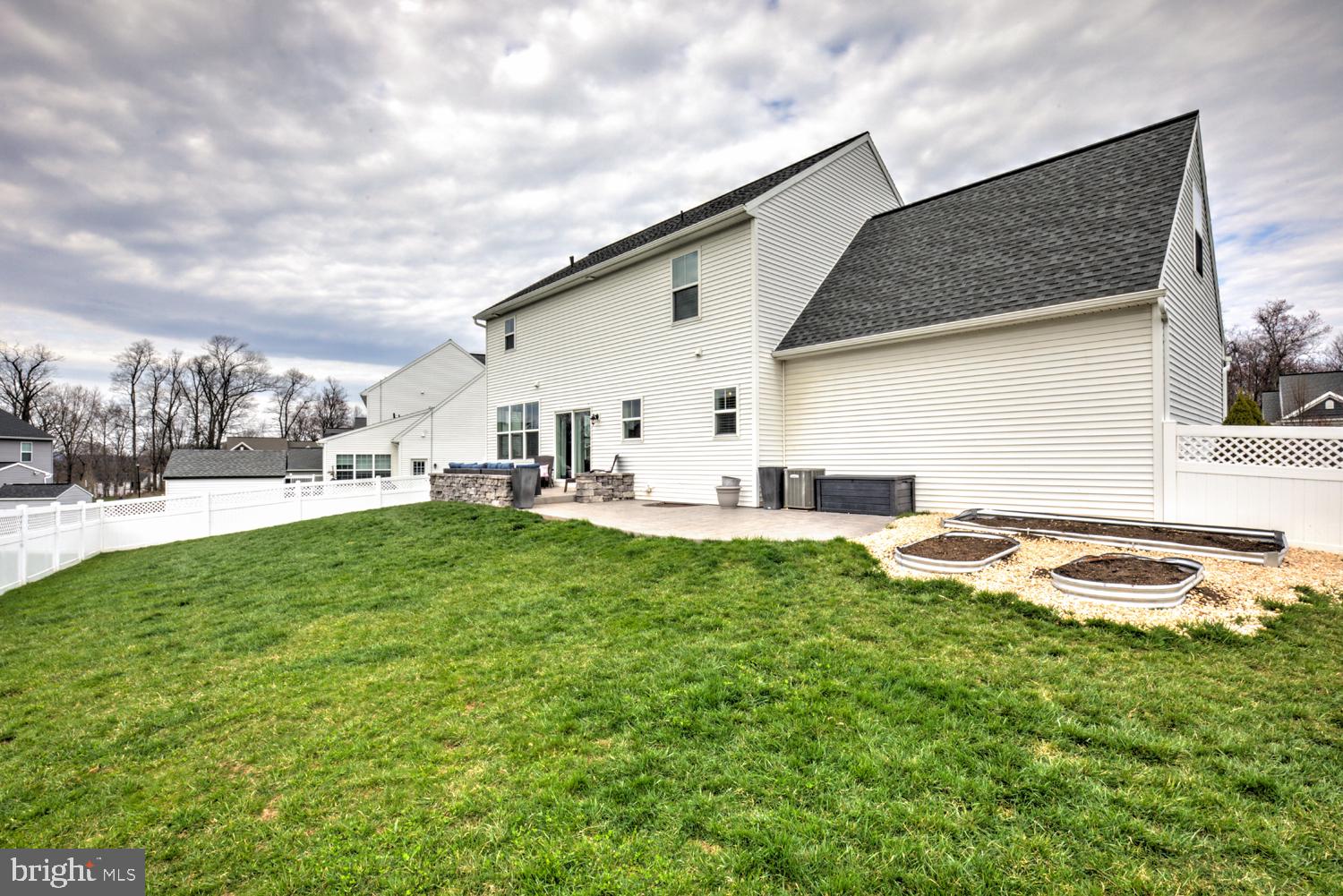 STONEY POINTE - Residential