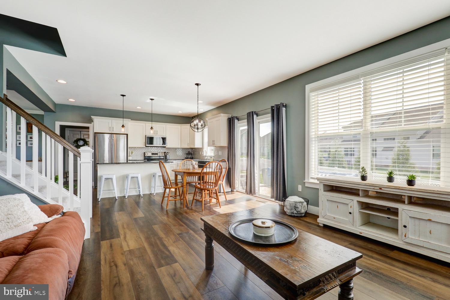 STONEY POINTE - Residential