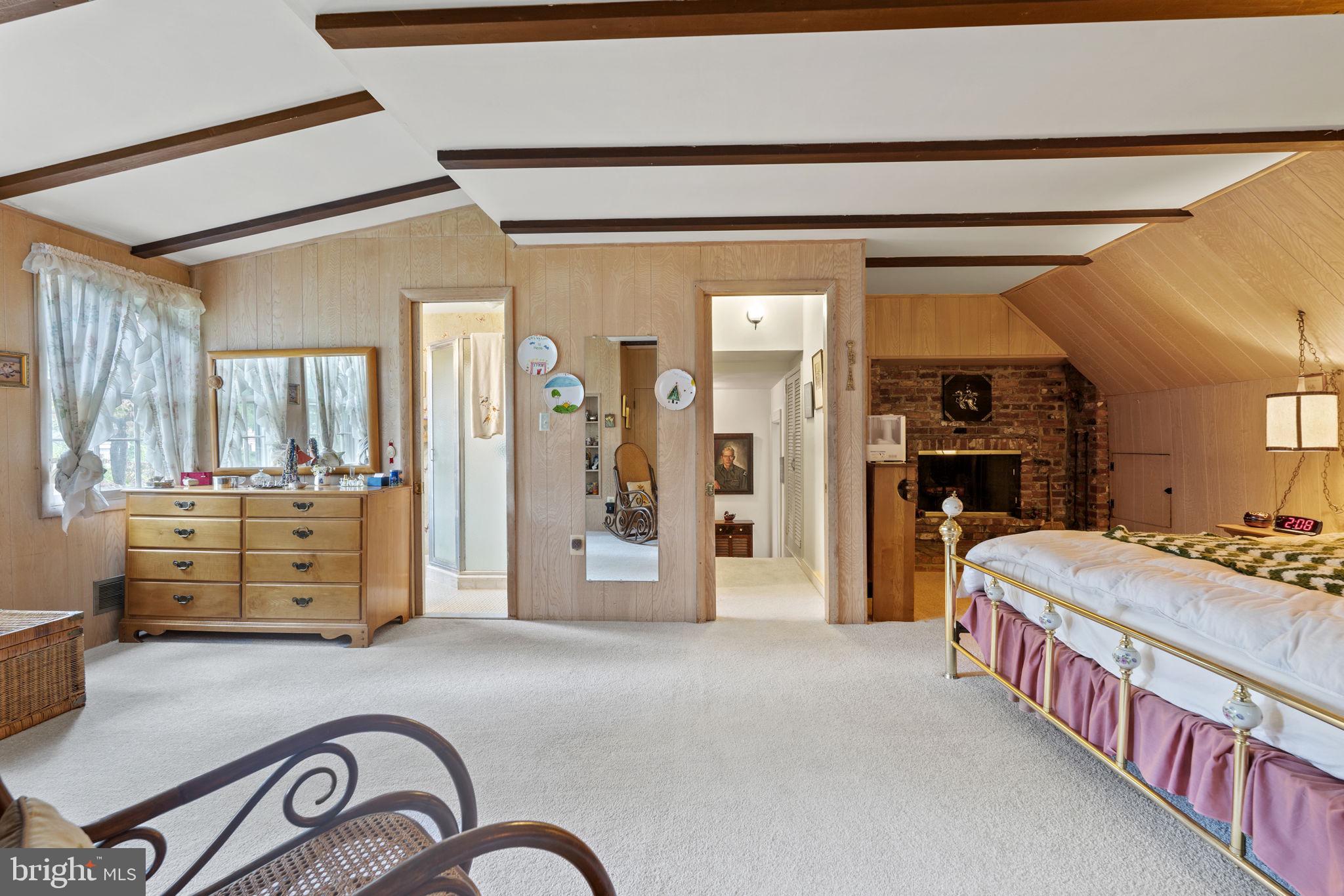 WILLIAMSBURG VILLAGE - Residential