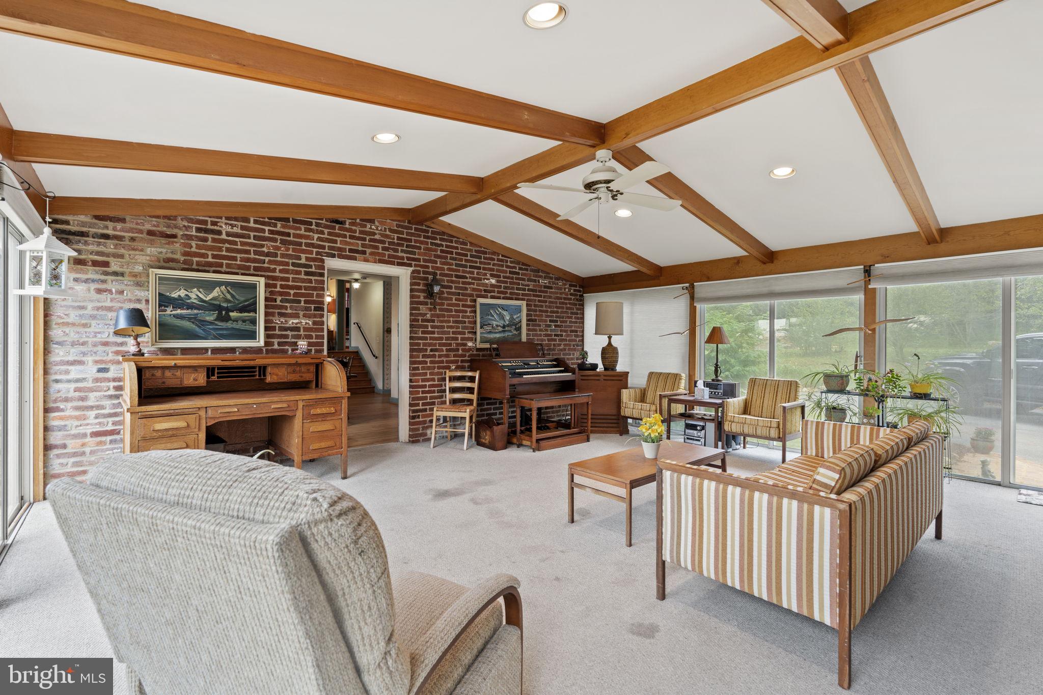 WILLIAMSBURG VILLAGE - Residential