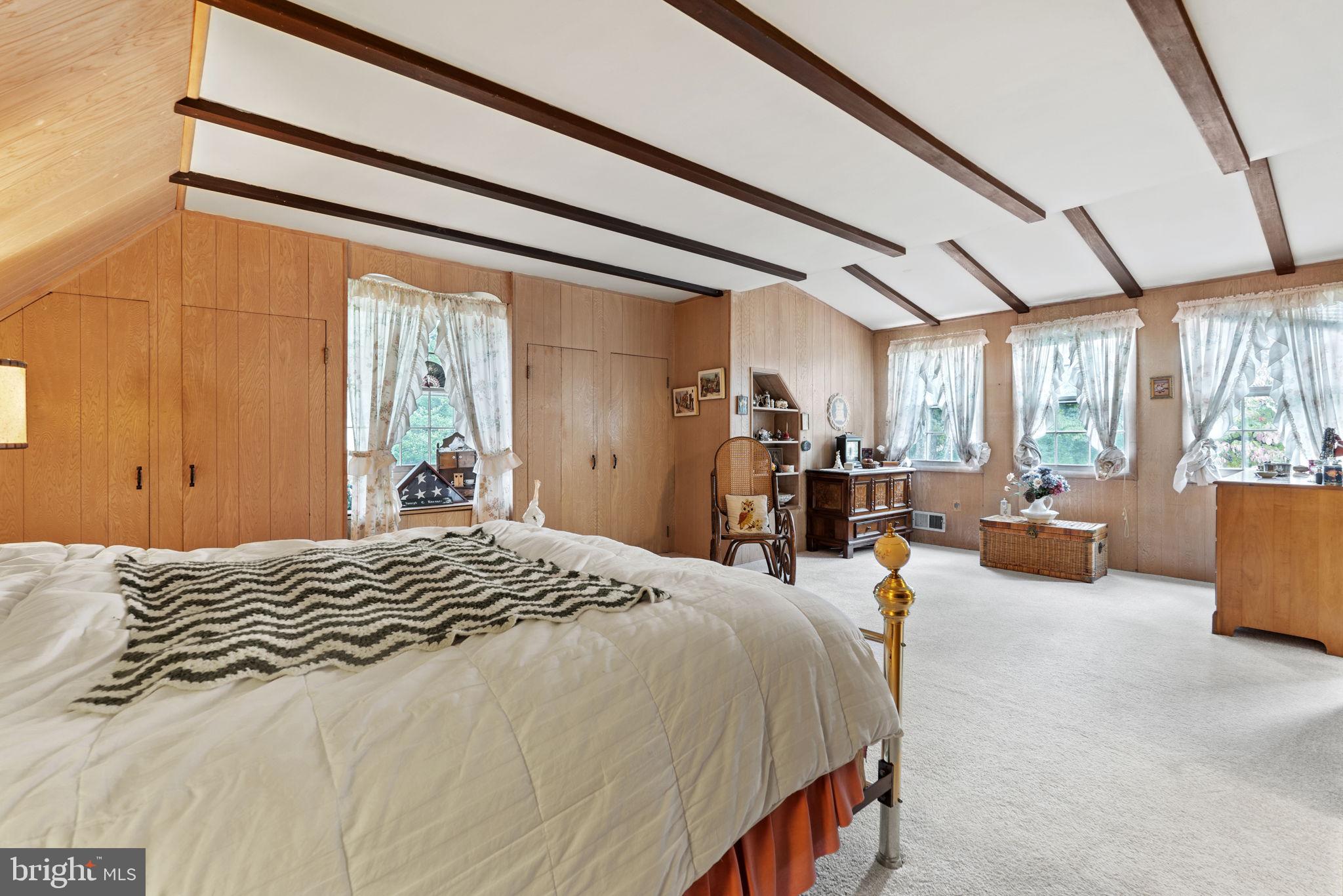 WILLIAMSBURG VILLAGE - Residential