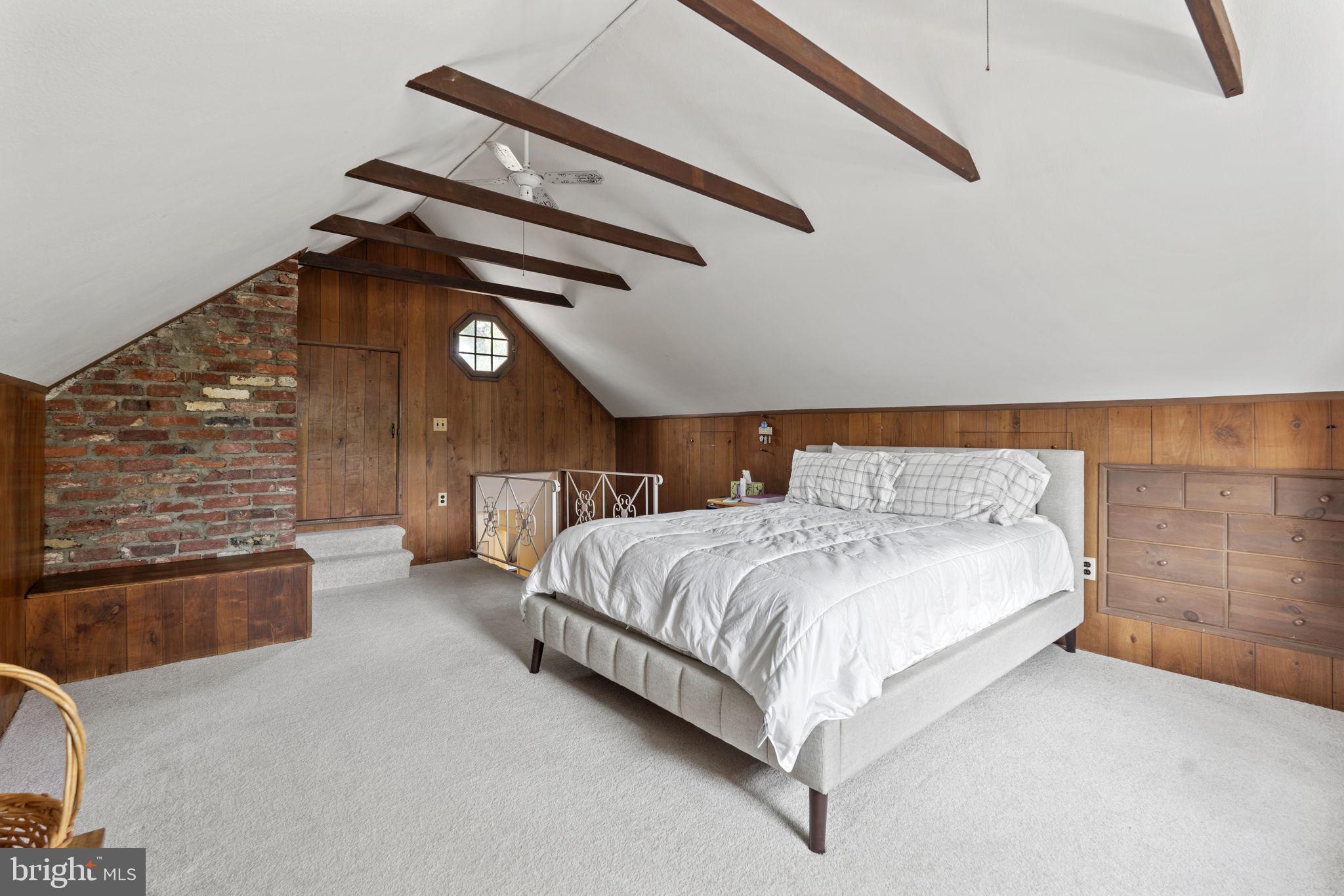 WILLIAMSBURG VILLAGE - Residential