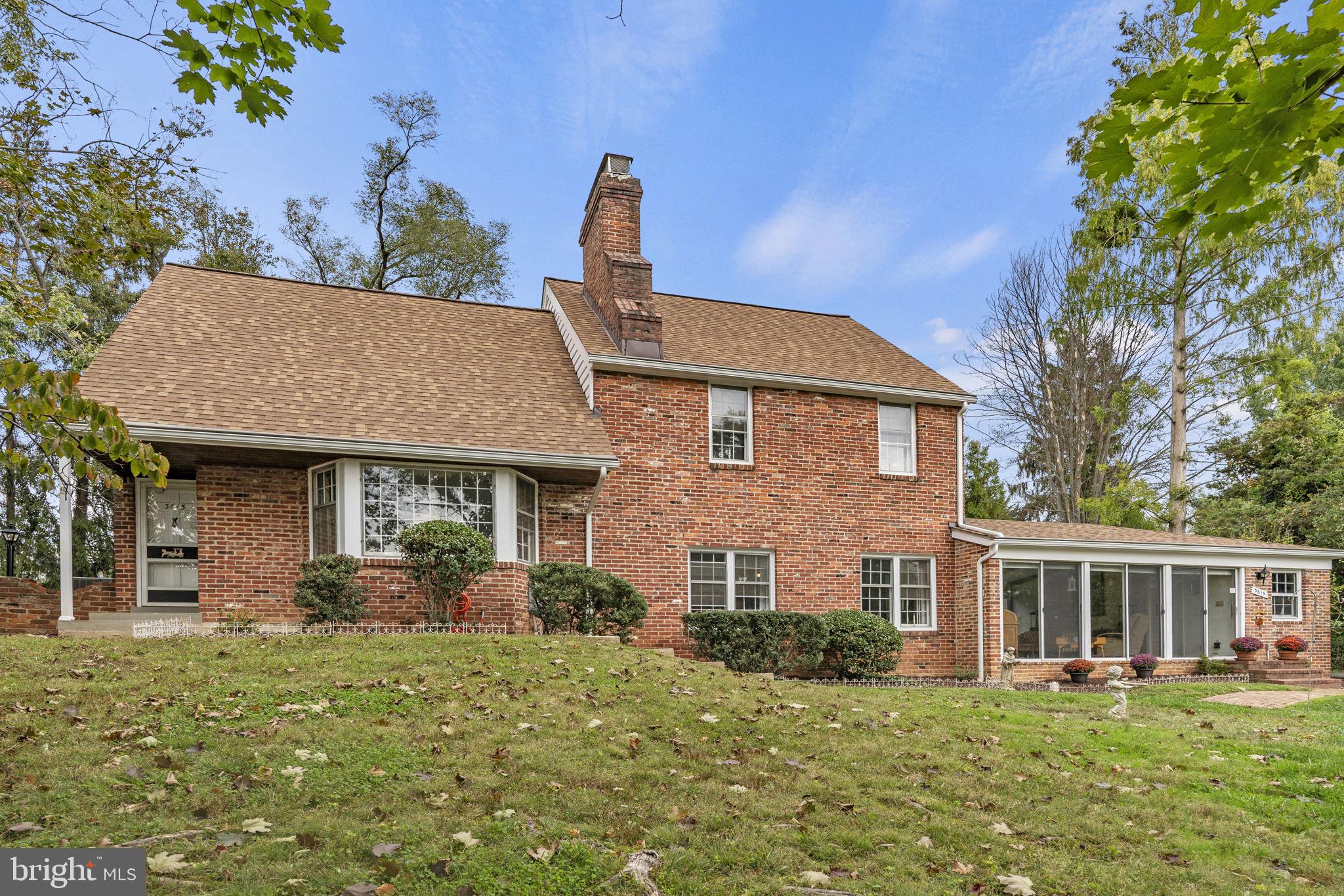 WILLIAMSBURG VILLAGE - Residential