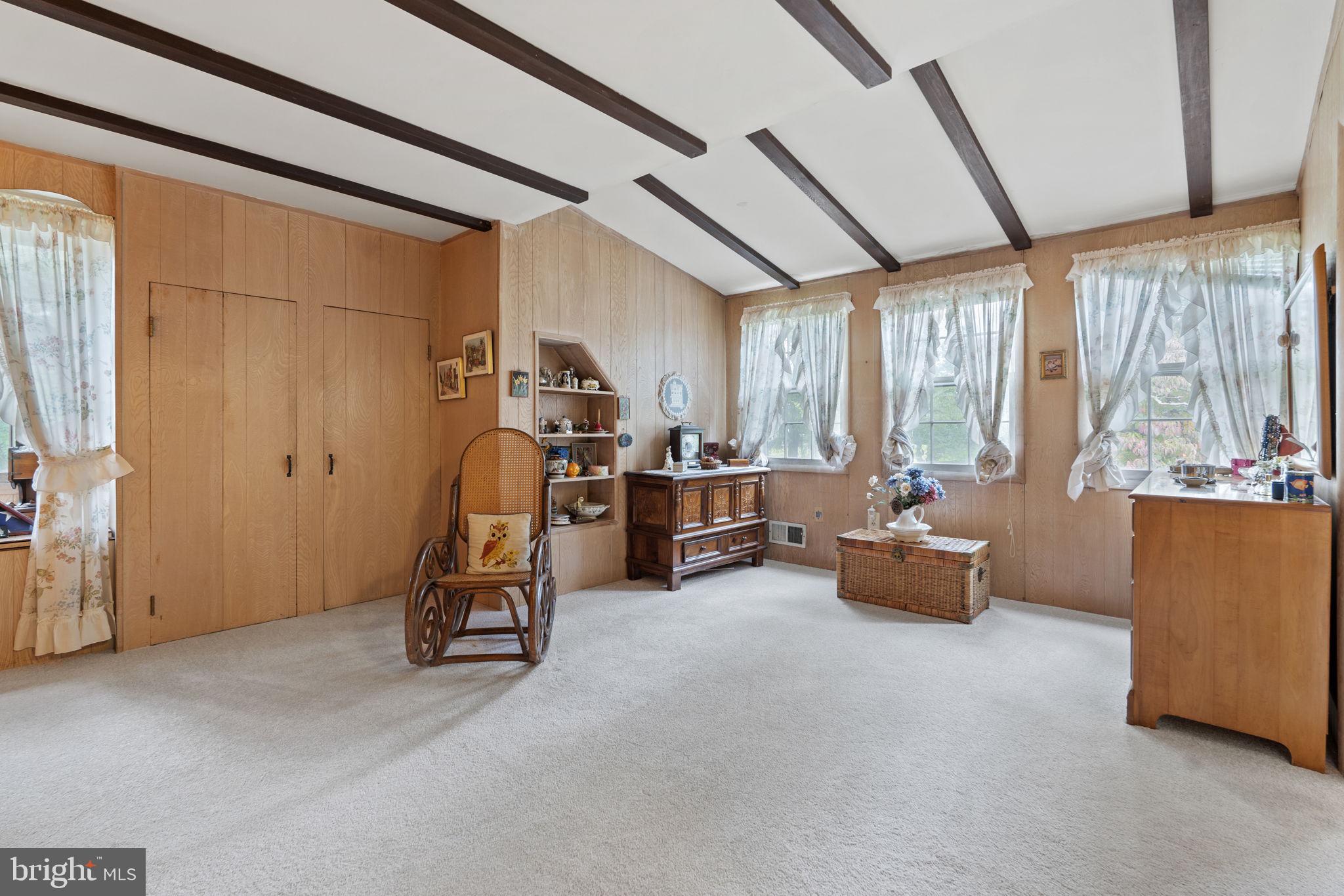 WILLIAMSBURG VILLAGE - Residential