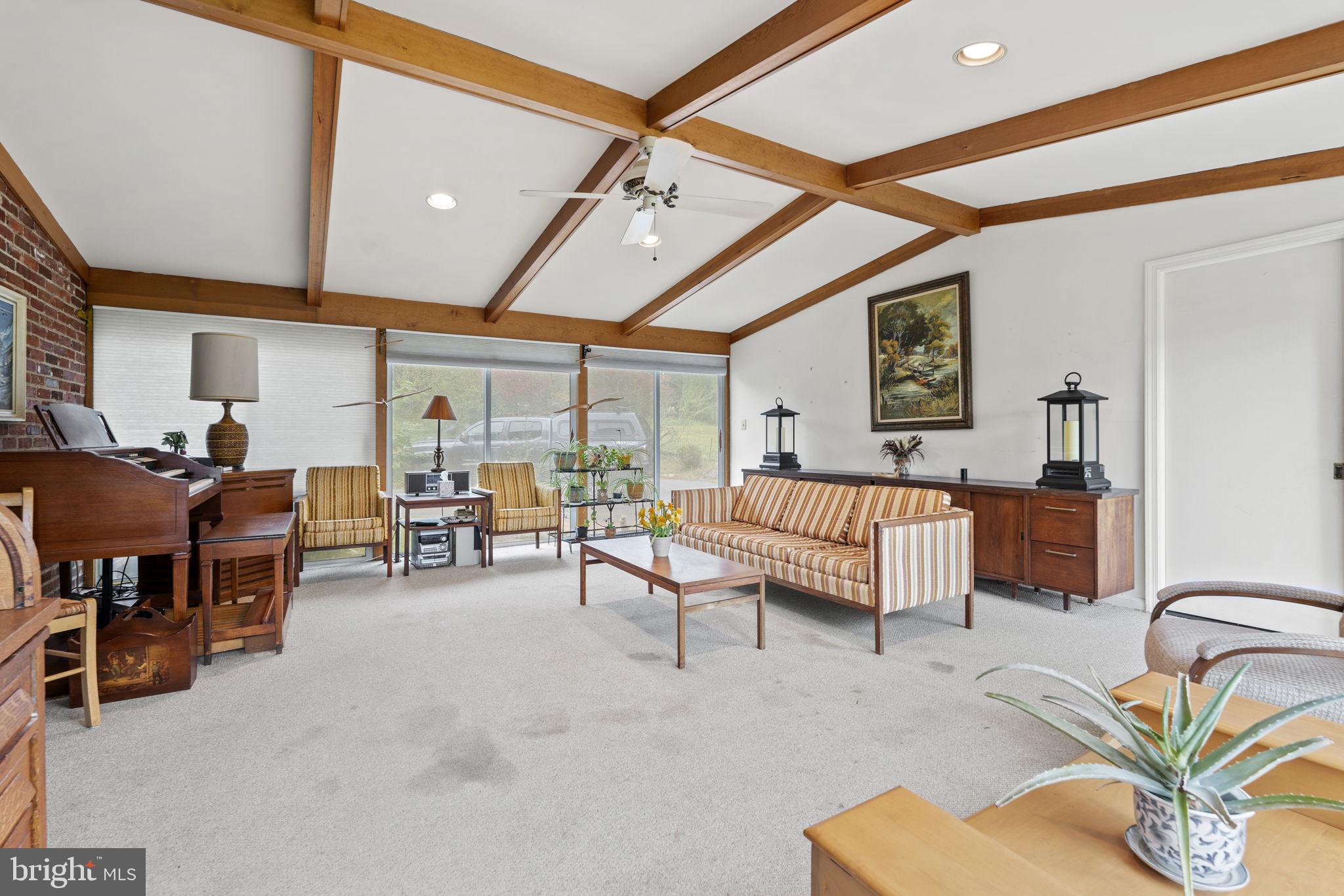 WILLIAMSBURG VILLAGE - Residential