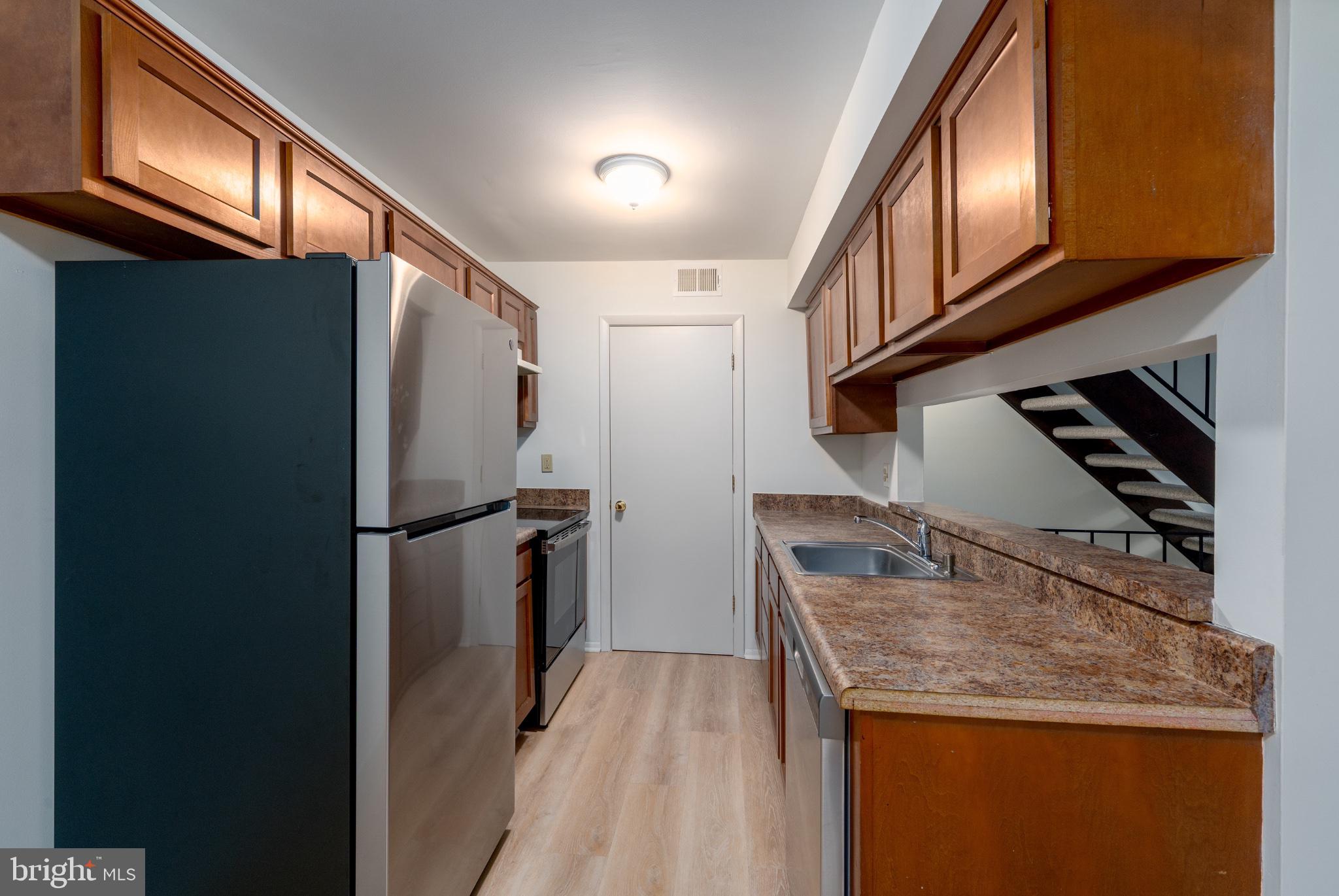 72 RIDGELAWN ROAD D