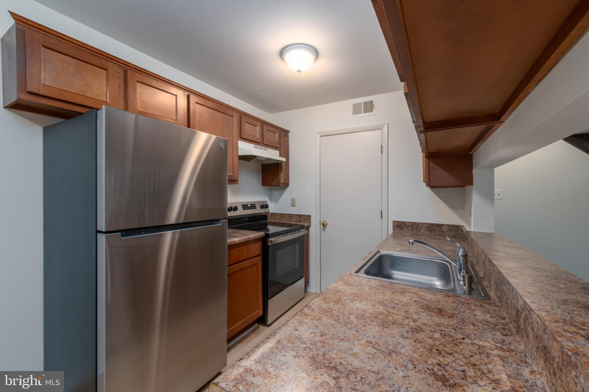 72 RIDGELAWN ROAD D