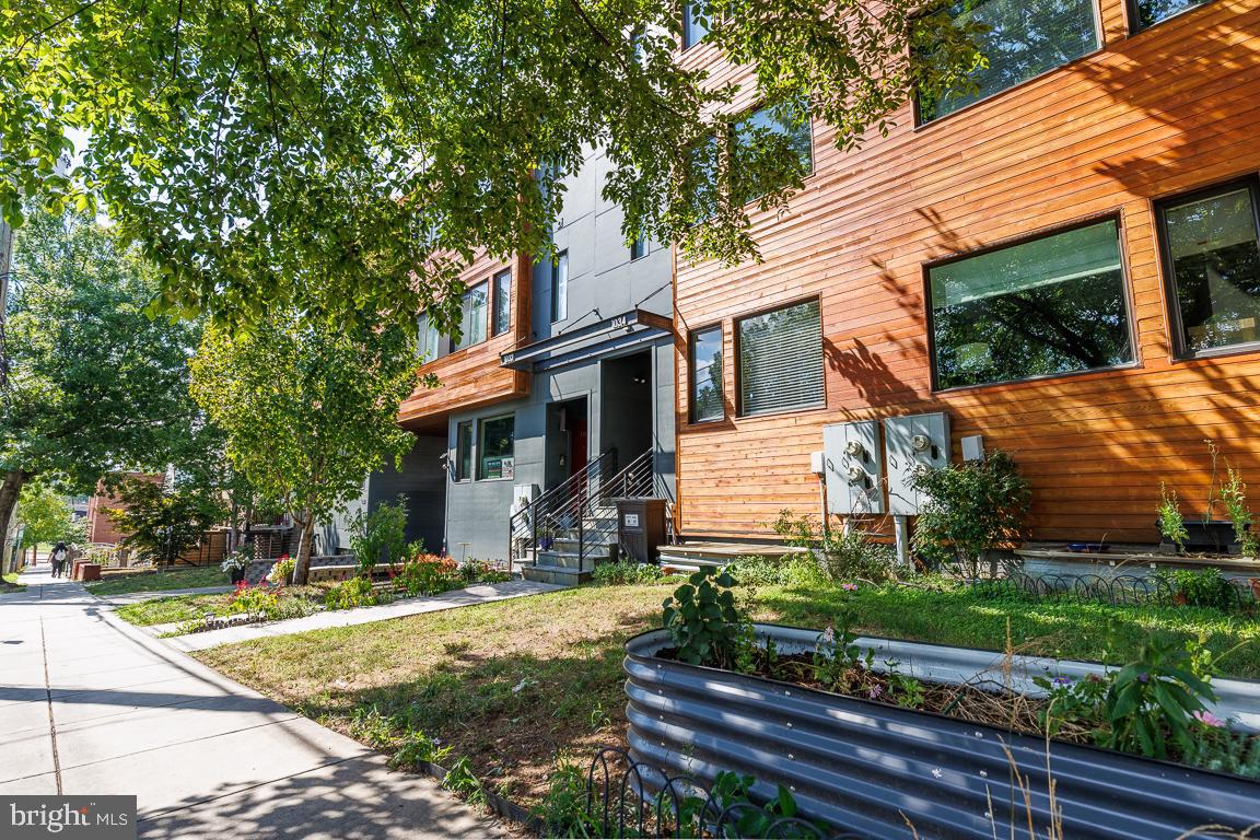 1034 OTIS STREET NE 101
