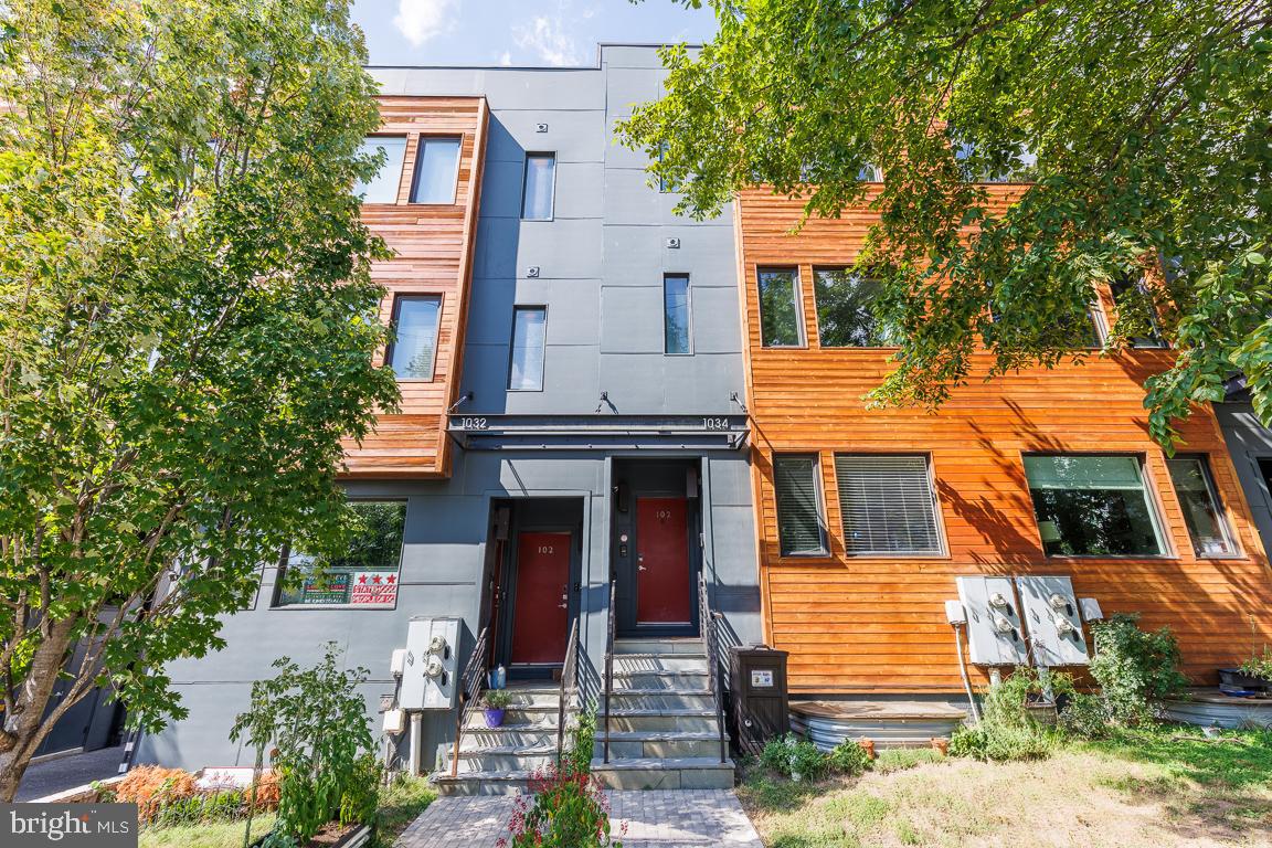 1034 OTIS STREET NE 101