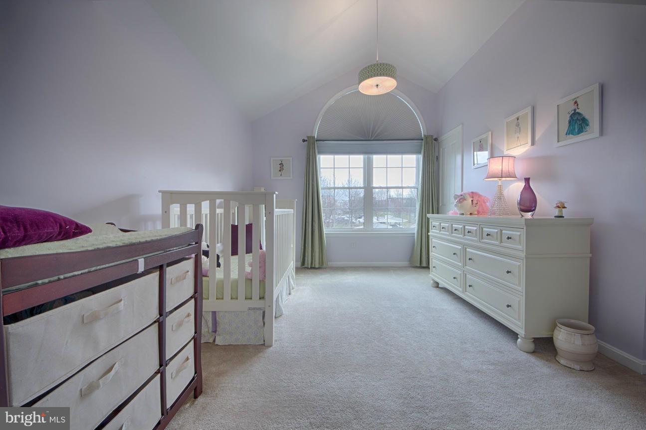 FAIRMONT - Residential