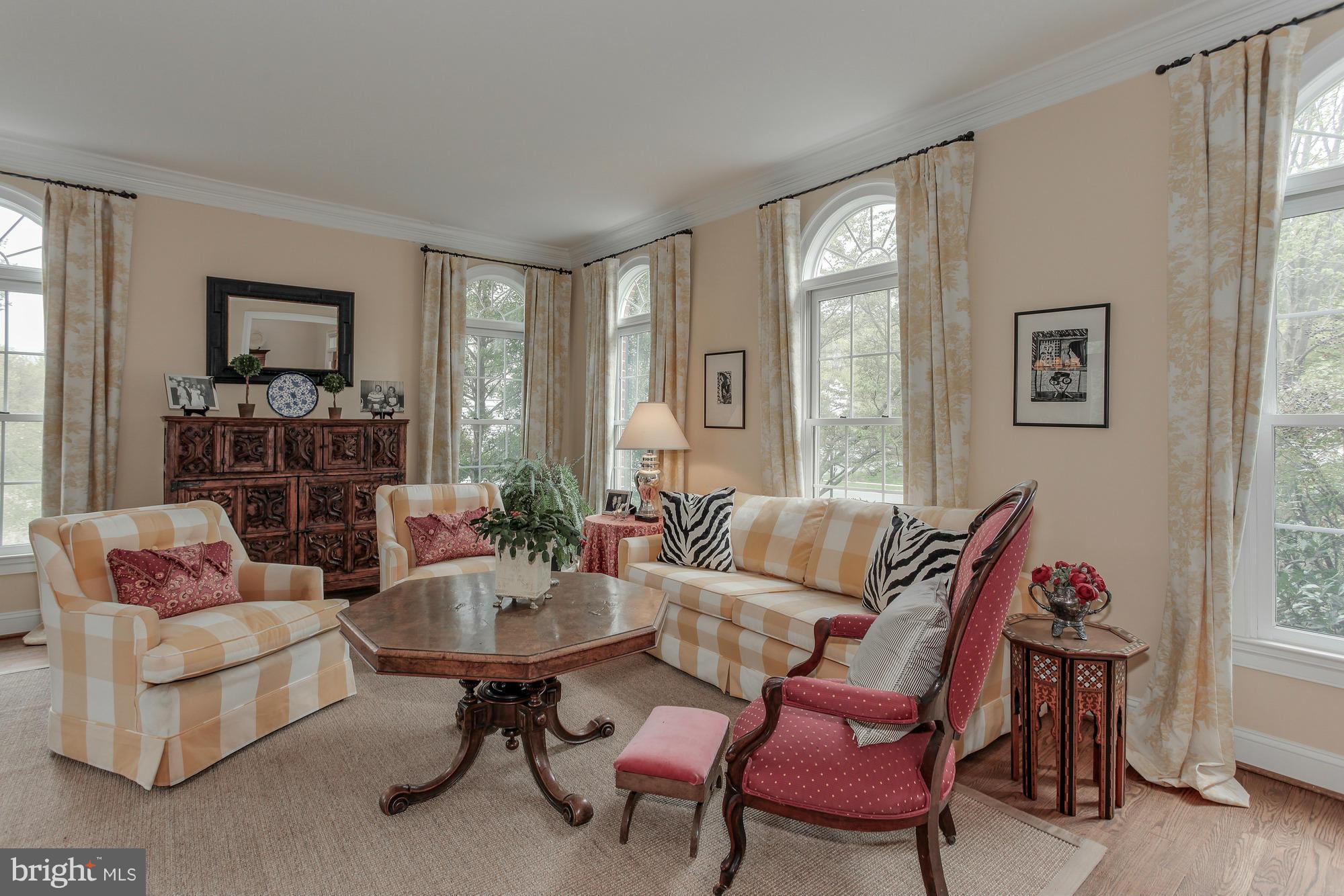 FALLS FARM - Residential