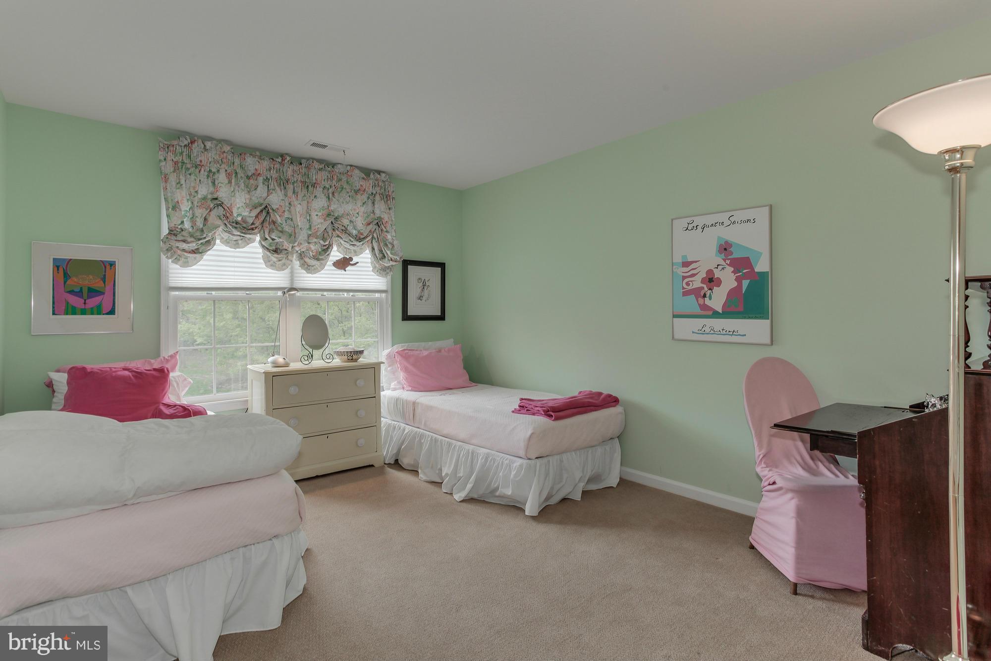 FALLS FARM - Residential