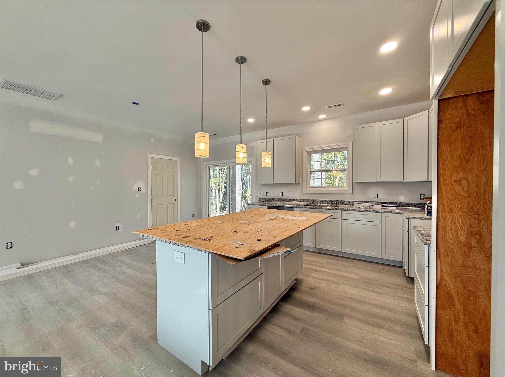 PINE LAKE - Residential