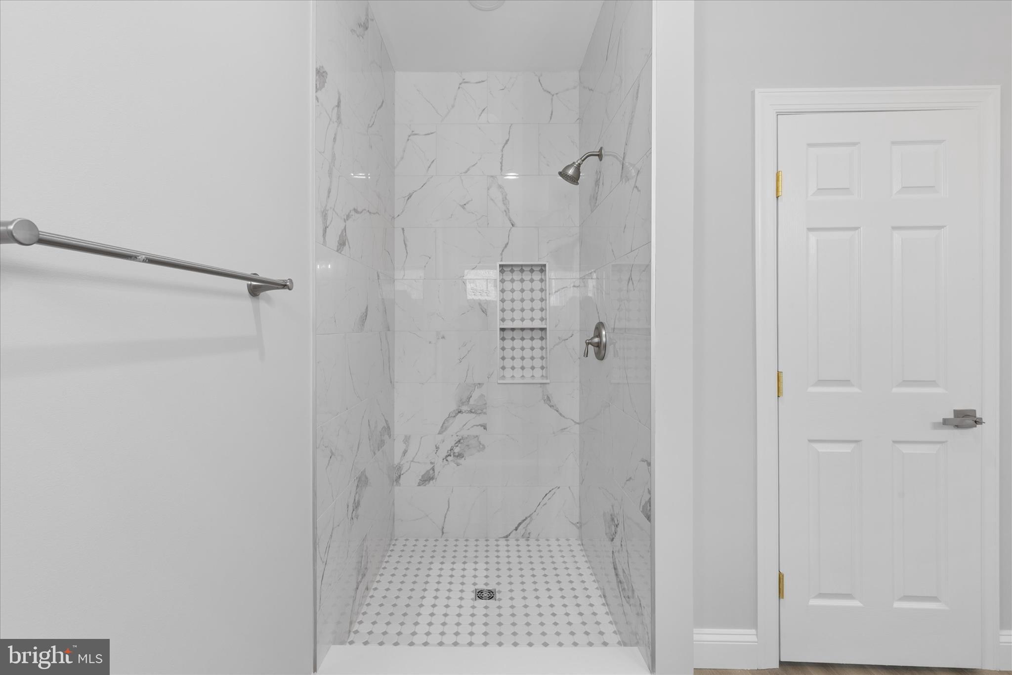 PINE LAKE - Residential