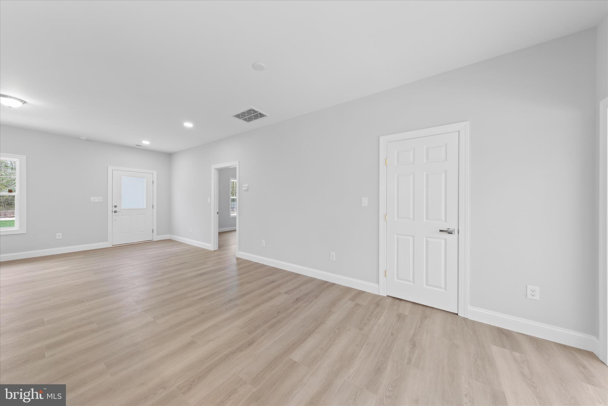 PINE LAKE - Residential