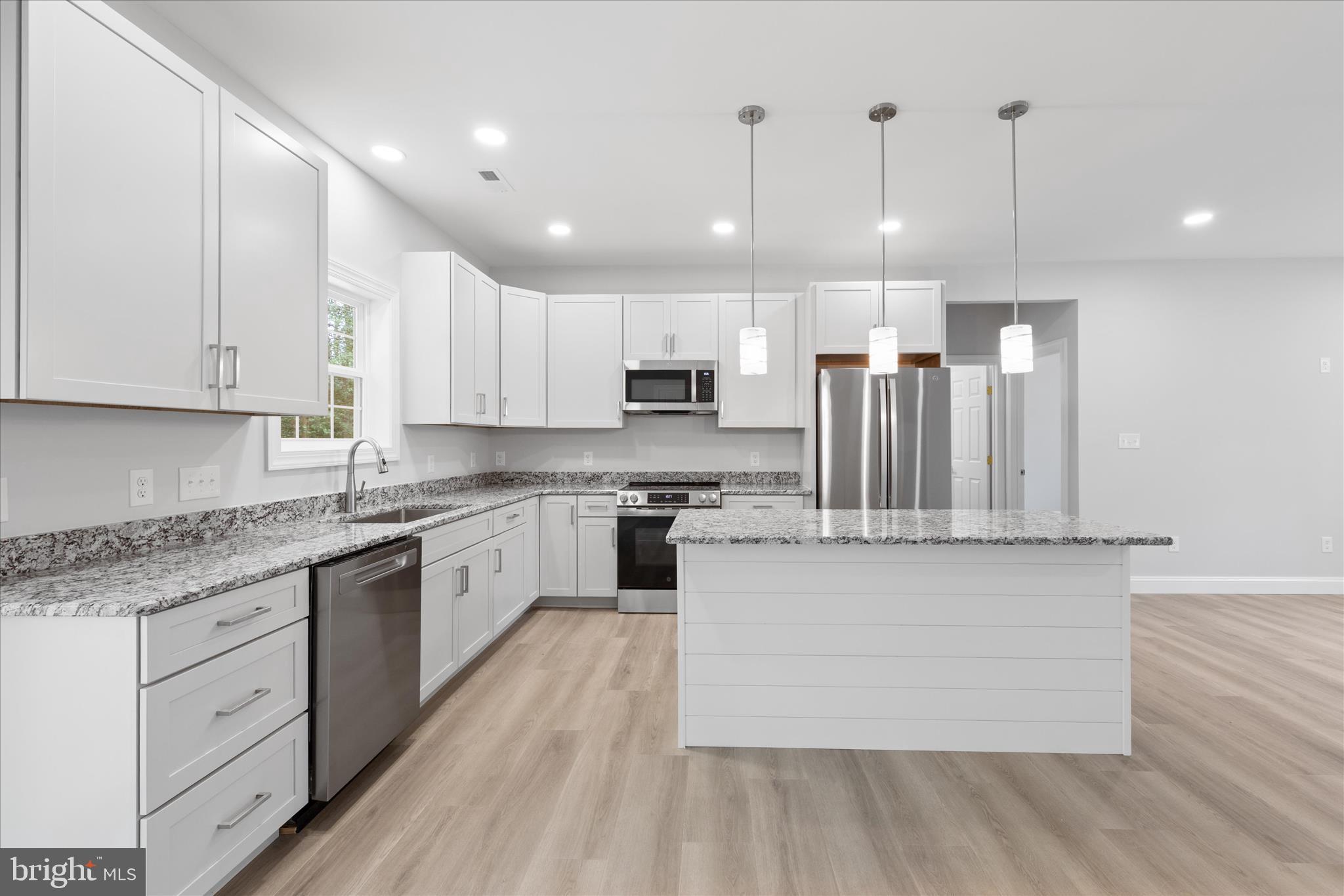 PINE LAKE - Residential