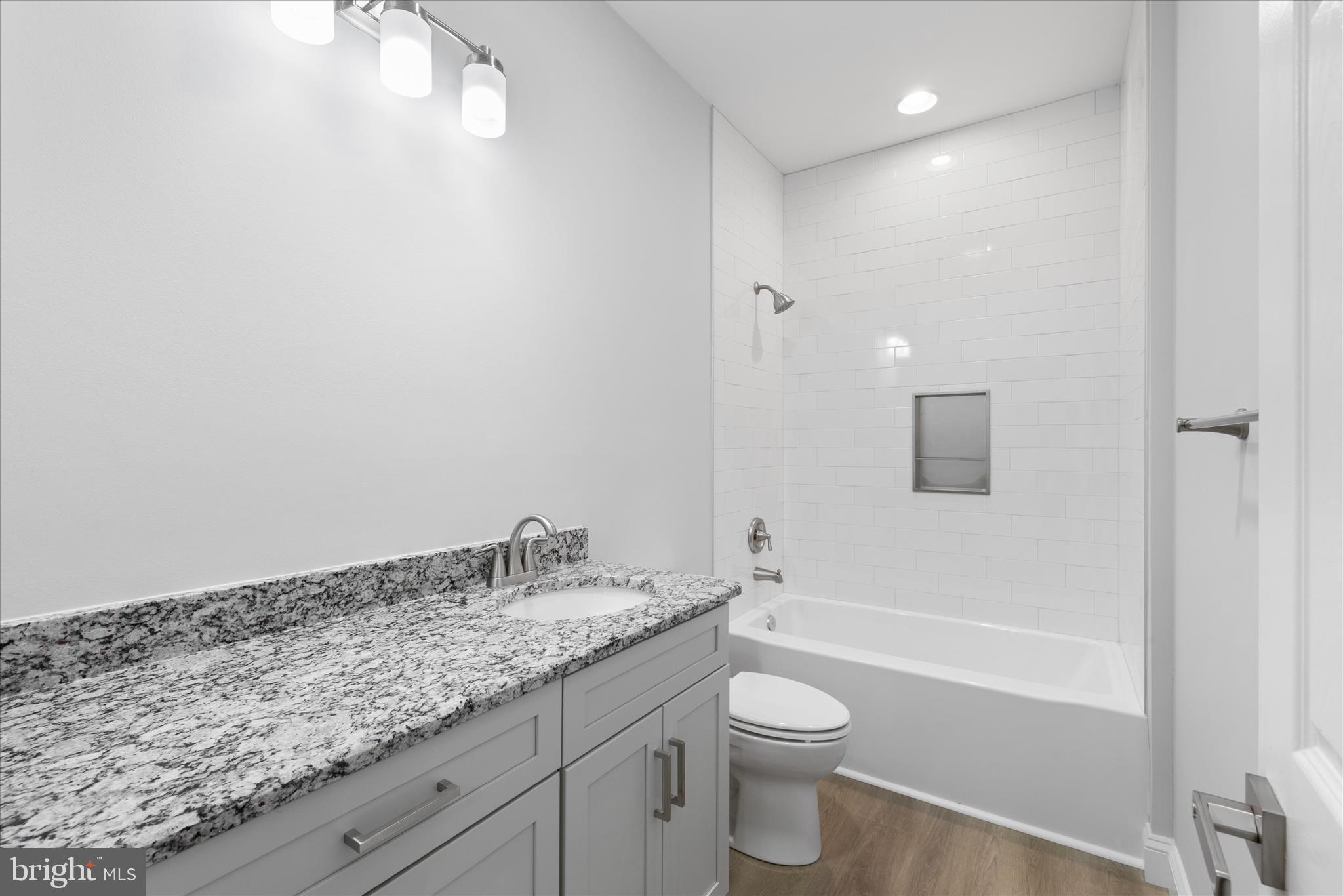 PINE LAKE - Residential