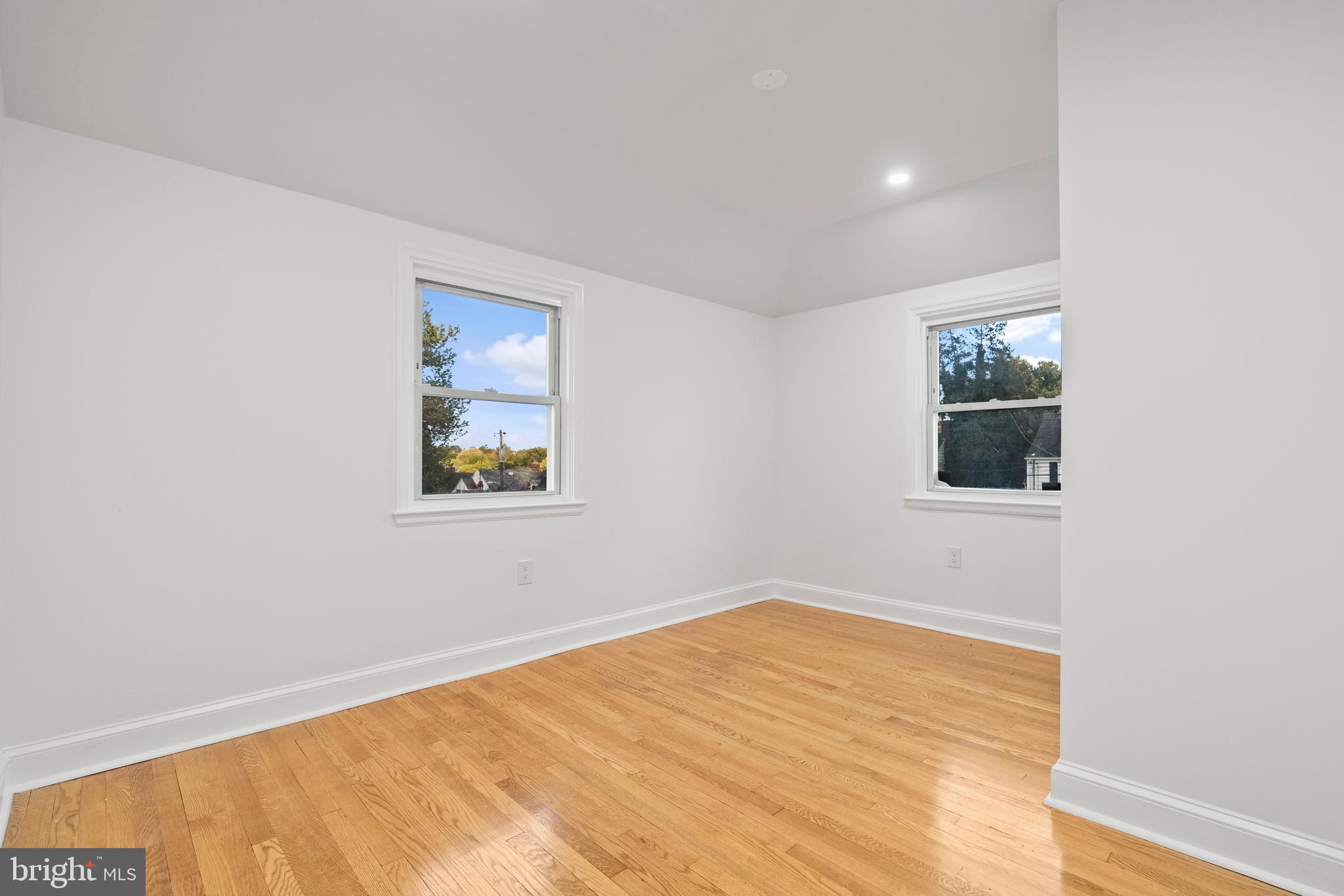 EDNOR GARDENS - LAKESIDE - Residential