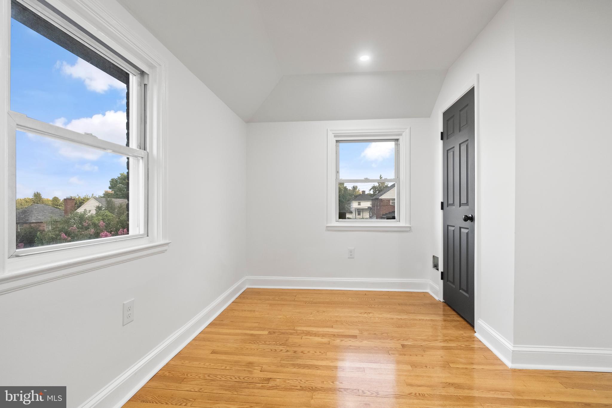 EDNOR GARDENS - LAKESIDE - Residential