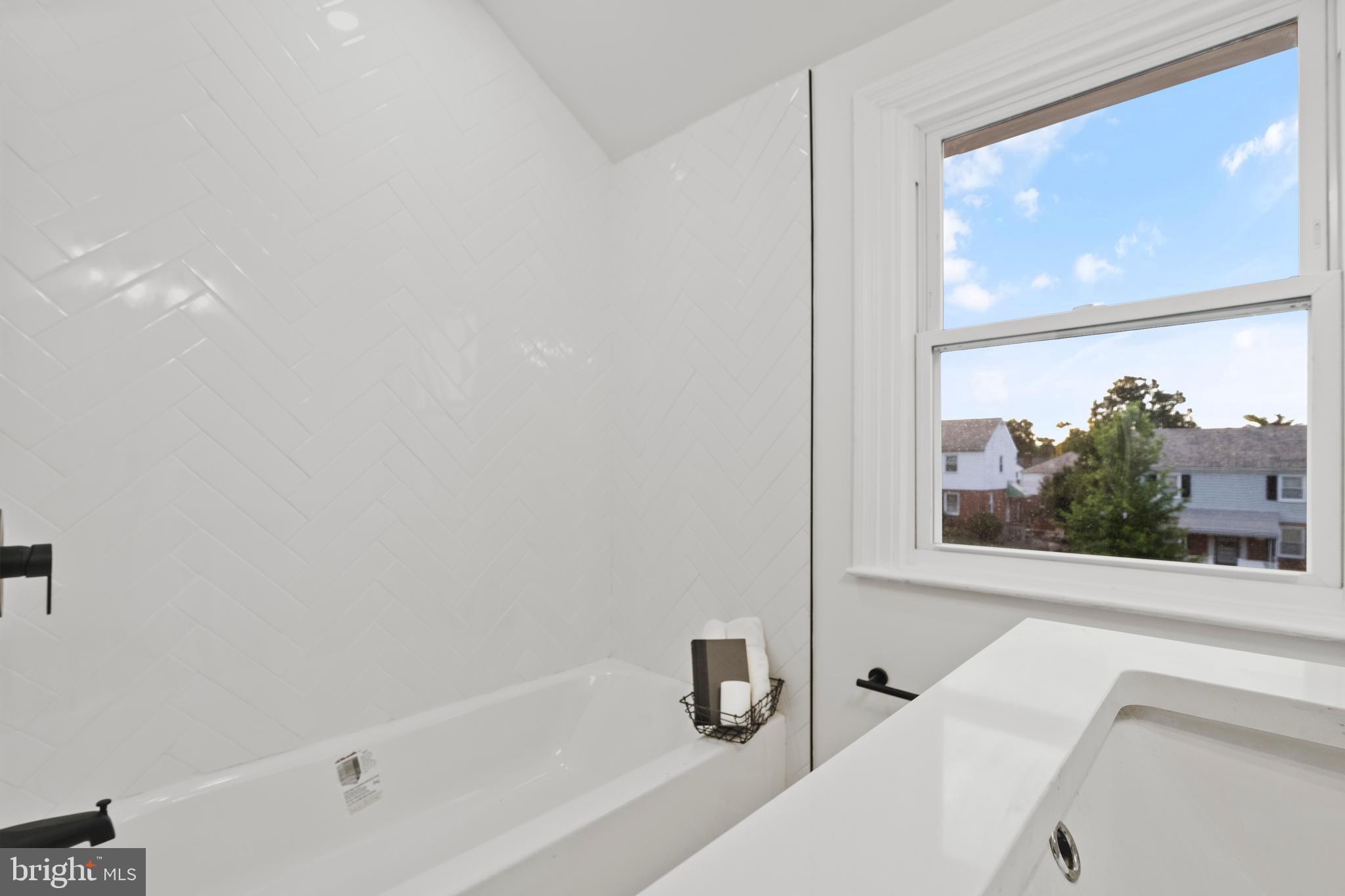 EDNOR GARDENS - LAKESIDE - Residential