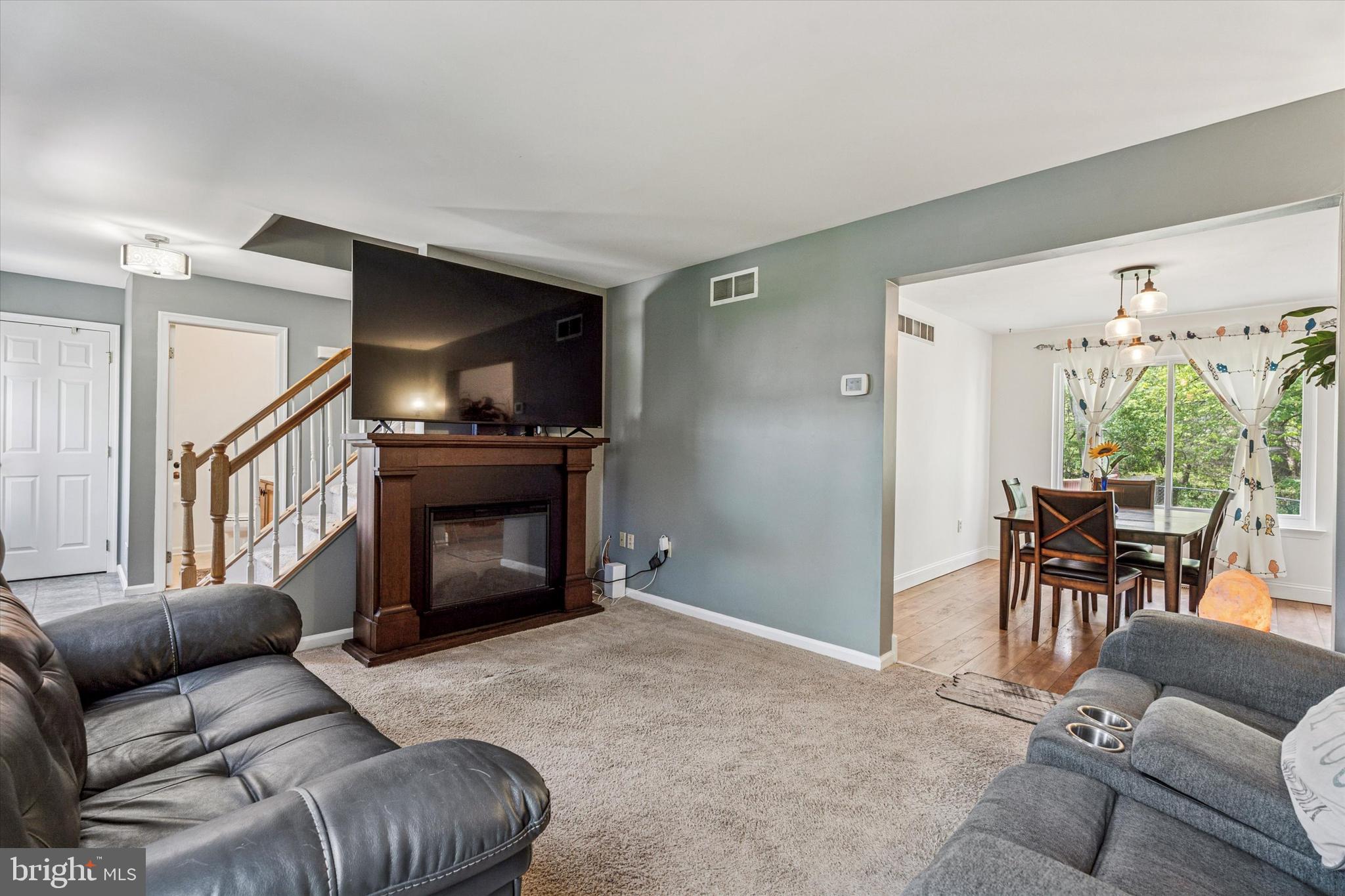 2586 DONALD DRIVE
