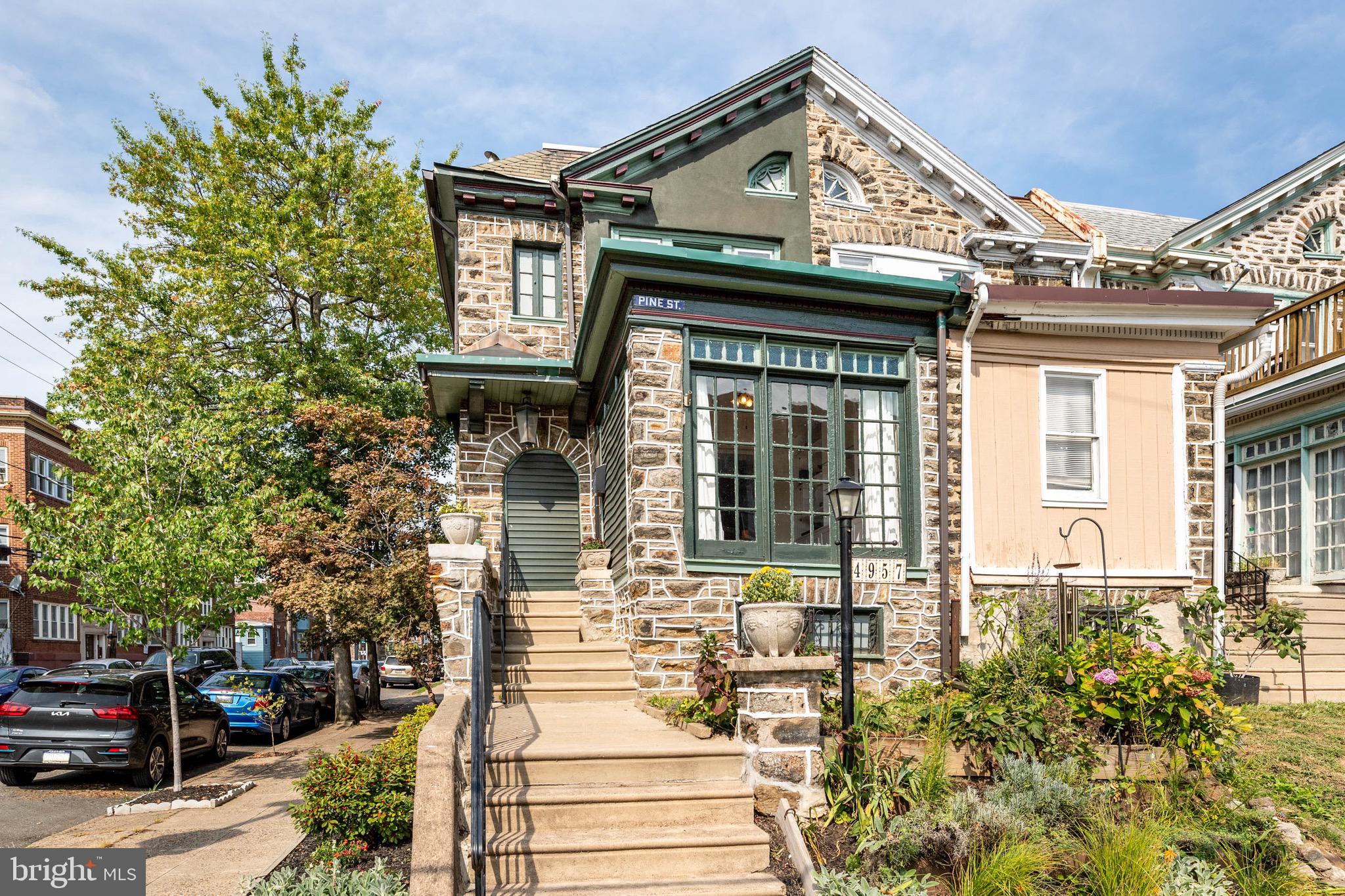 UNIVERSITY CITY - Residential