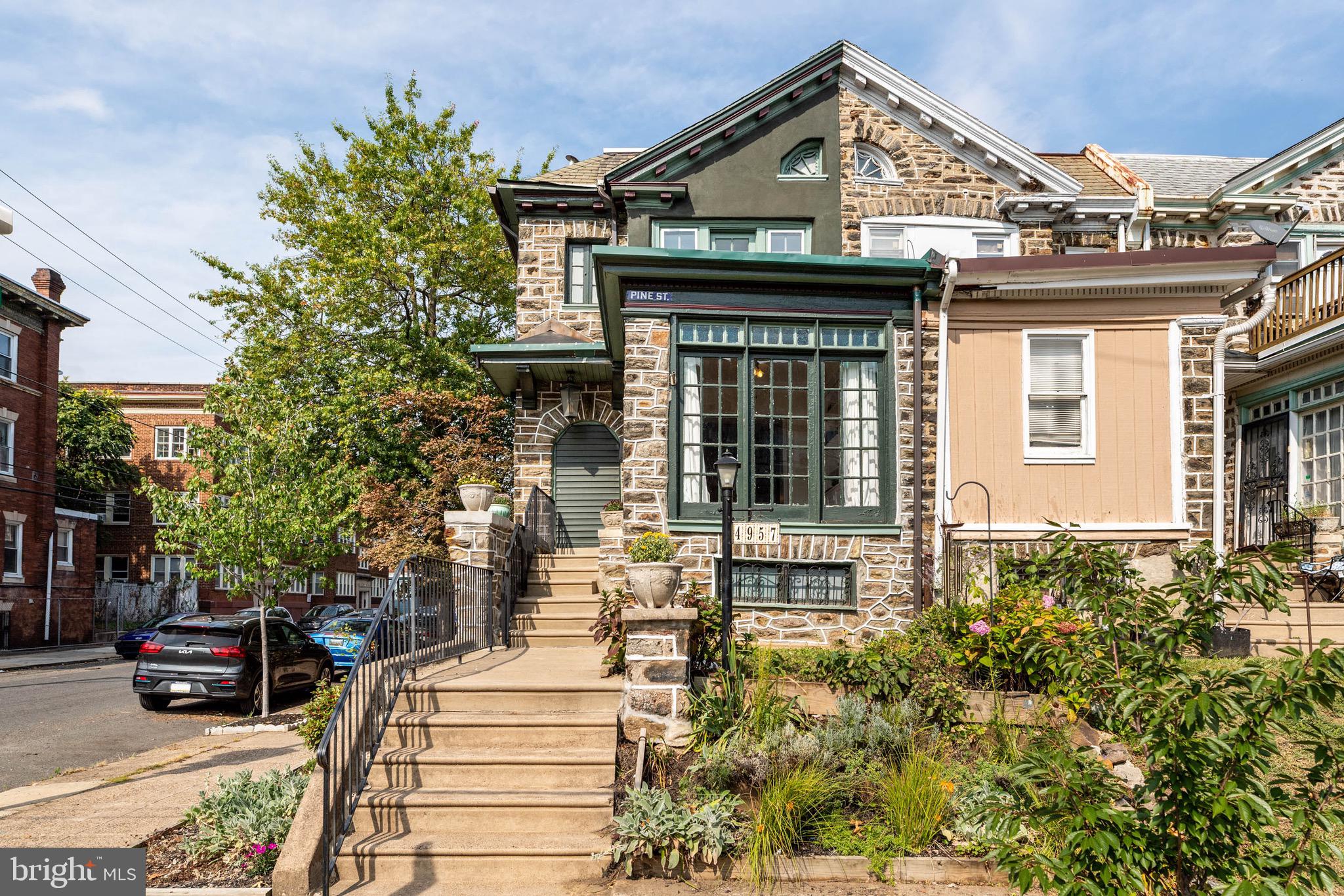 UNIVERSITY CITY - Residential