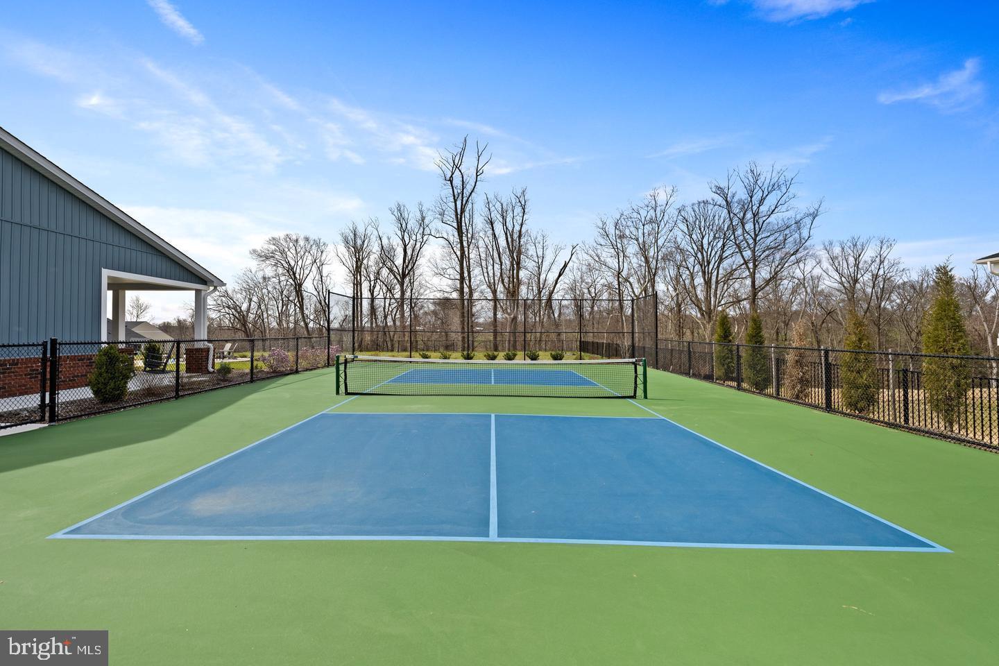 JAMES RUN TOWNHOMES - Residential