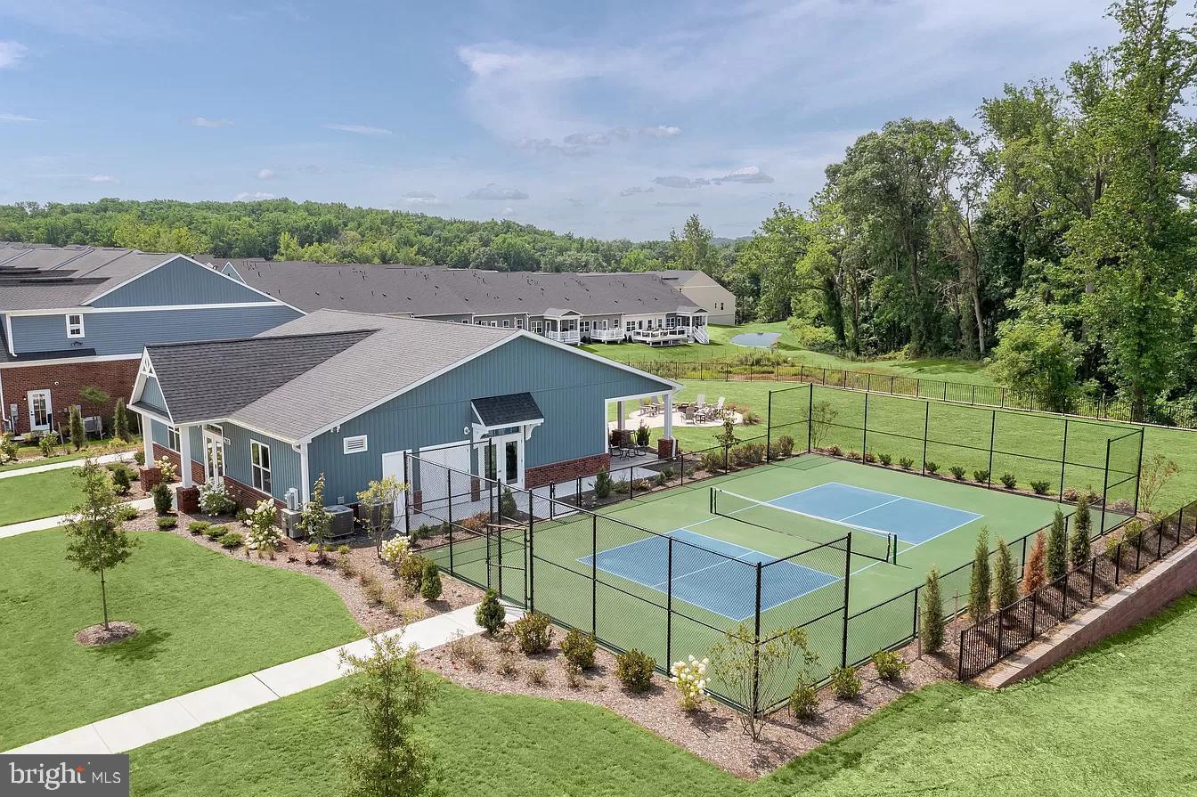 JAMES RUN TOWNHOMES - Residential