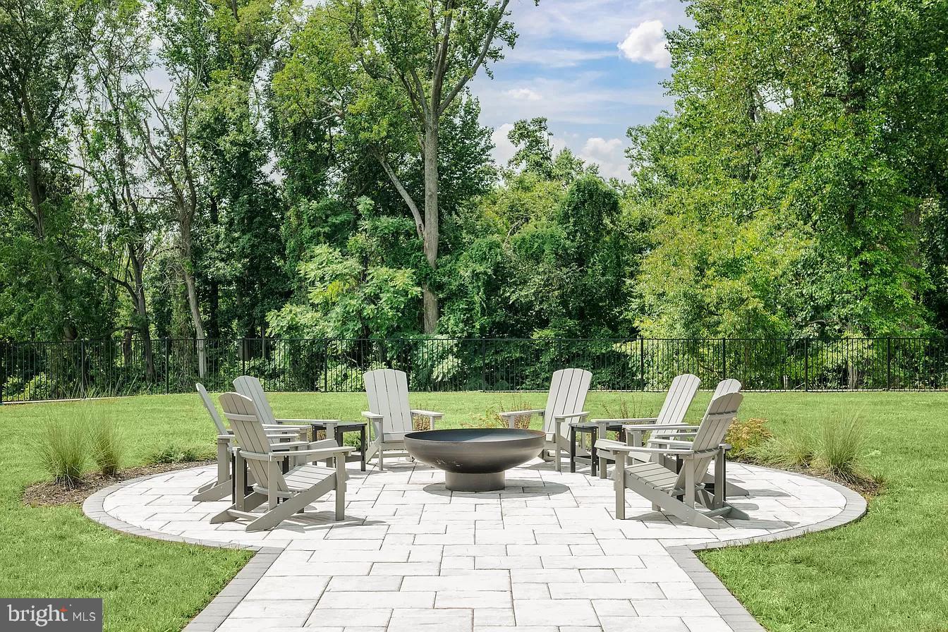 JAMES RUN TOWNHOMES - Residential