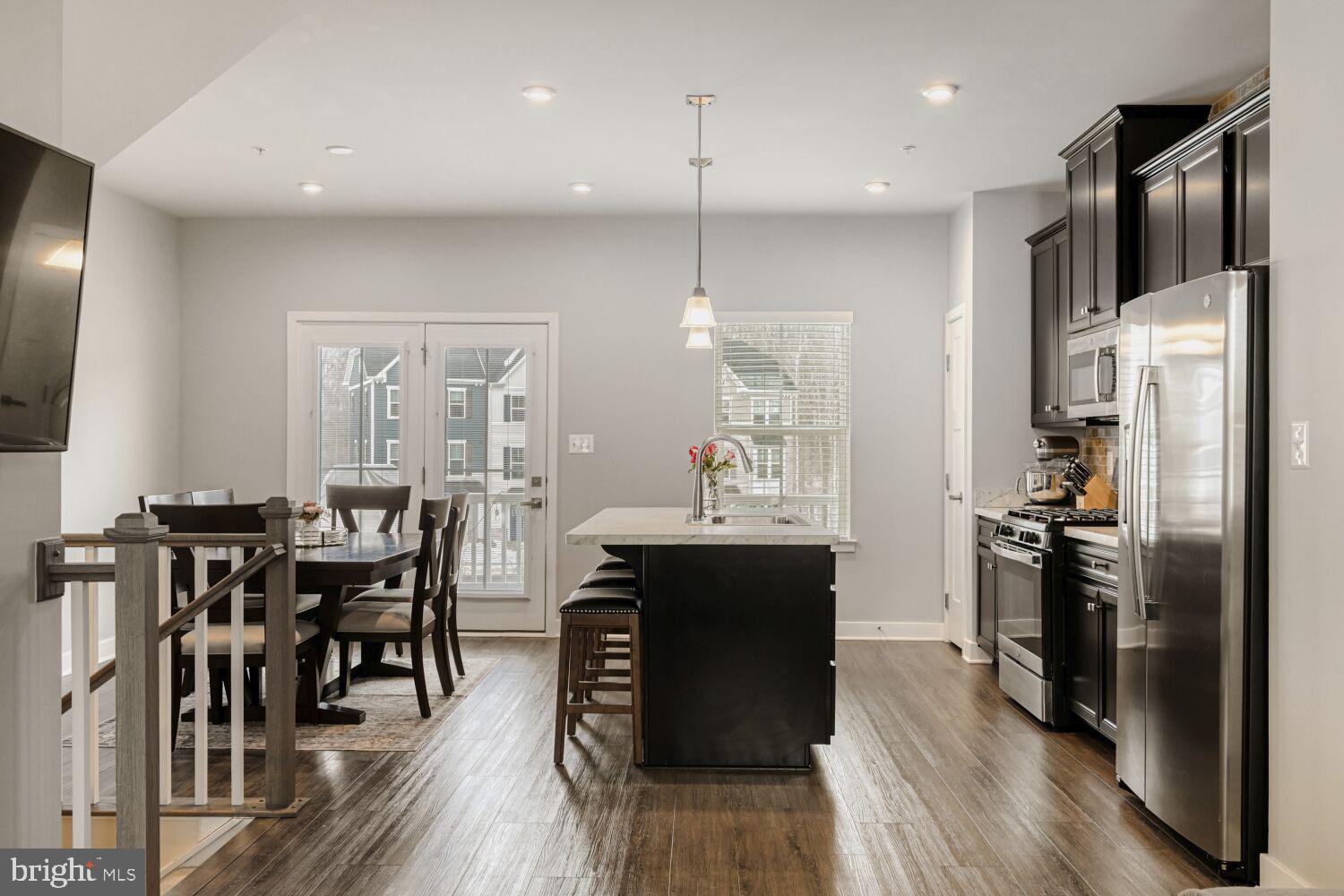 JAMES RUN TOWNHOMES - Residential