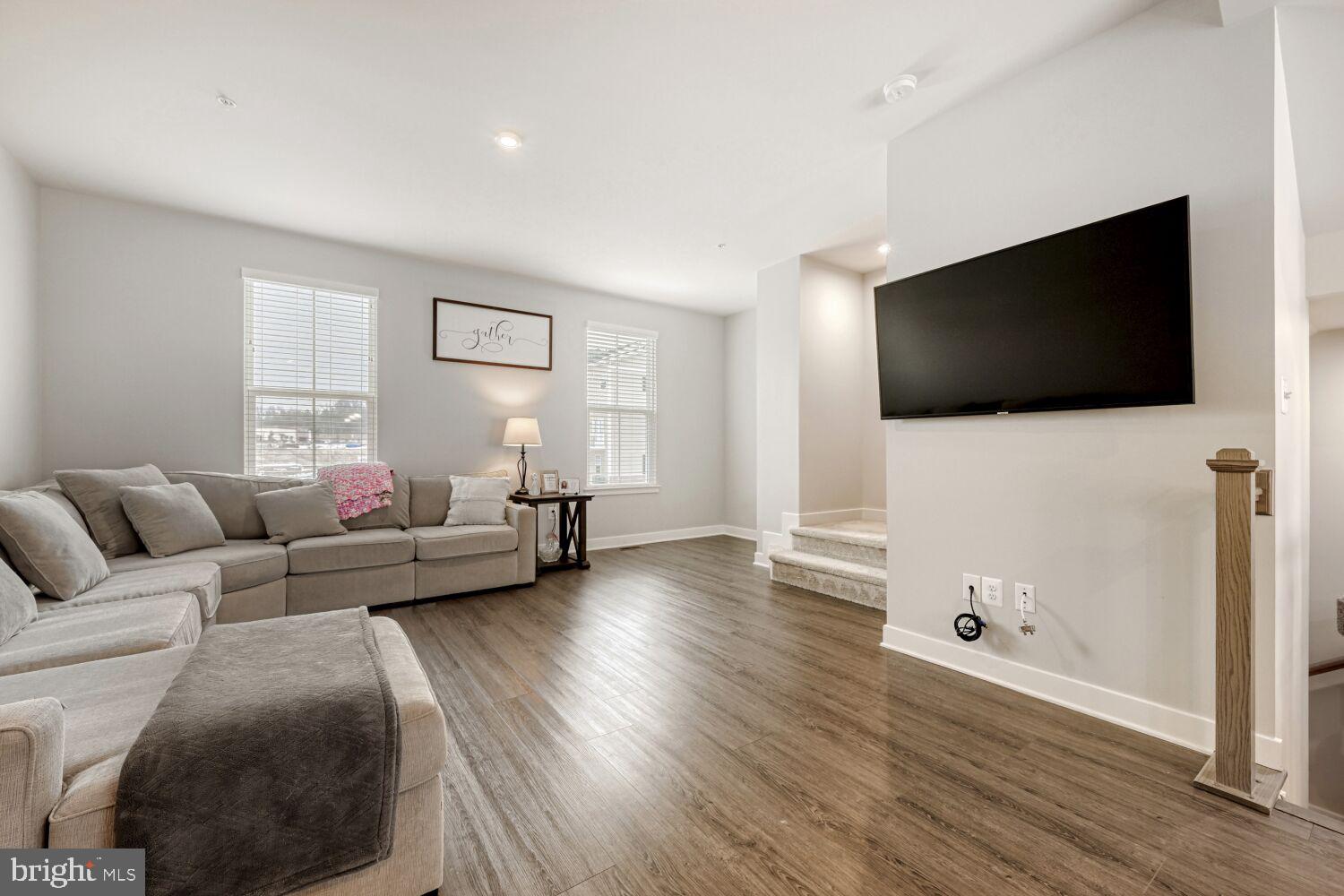 JAMES RUN TOWNHOMES - Residential