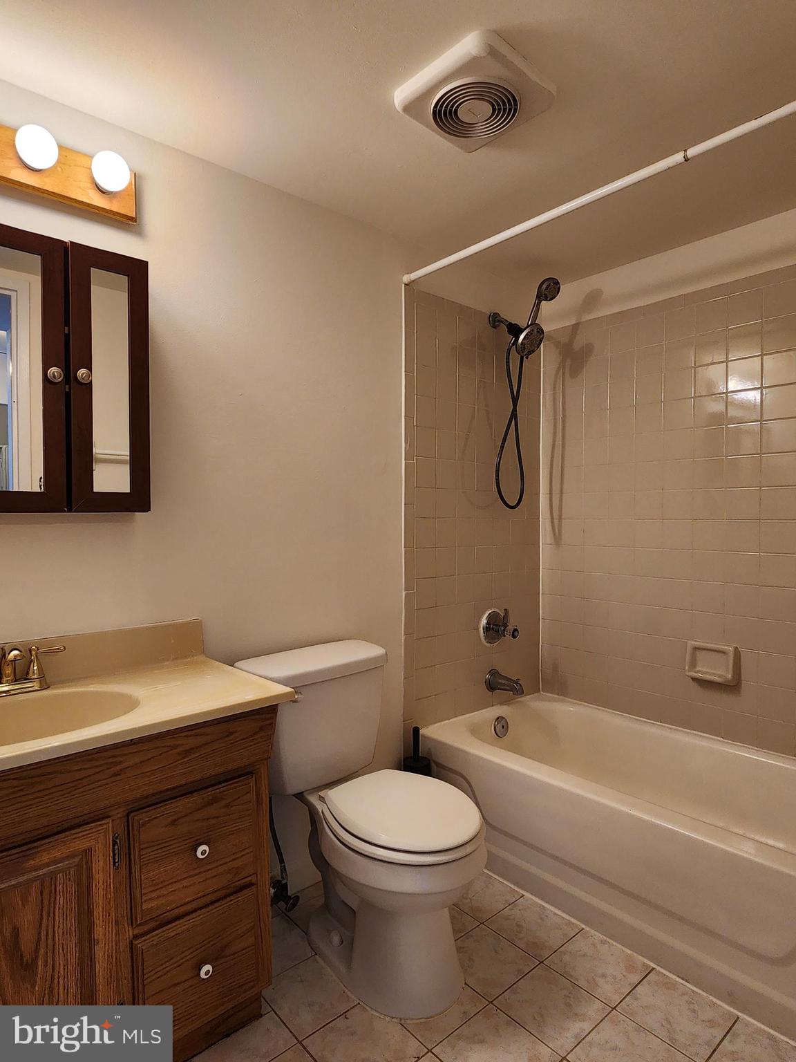 HUNTING RIDGE - Residential Lease