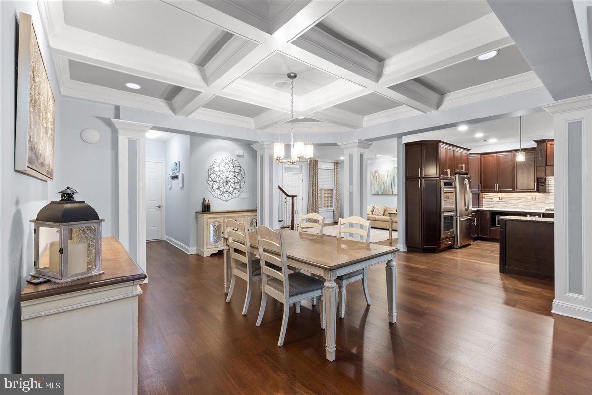 ST JAMES COURT - Residential