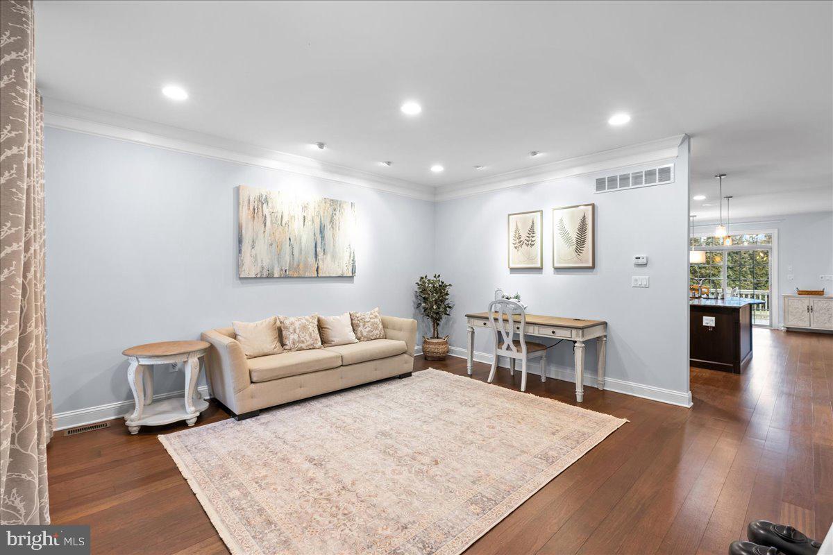 ST JAMES COURT - Residential