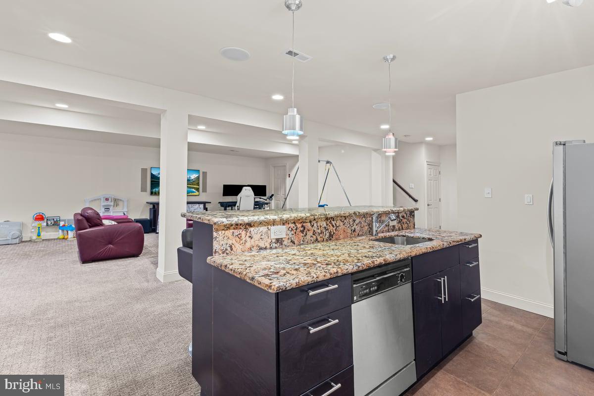 ST JAMES COURT - Residential