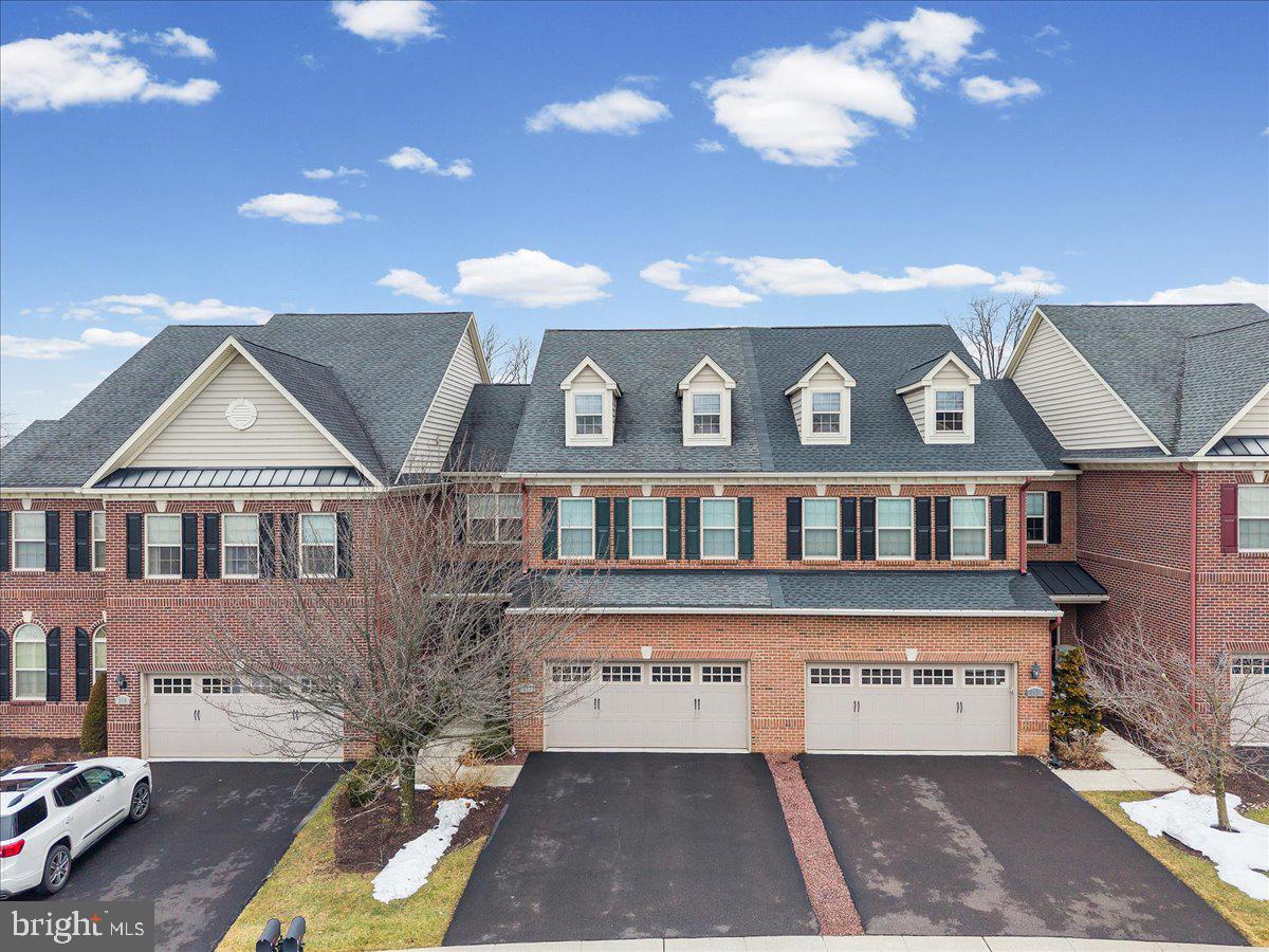 ST JAMES COURT - Residential