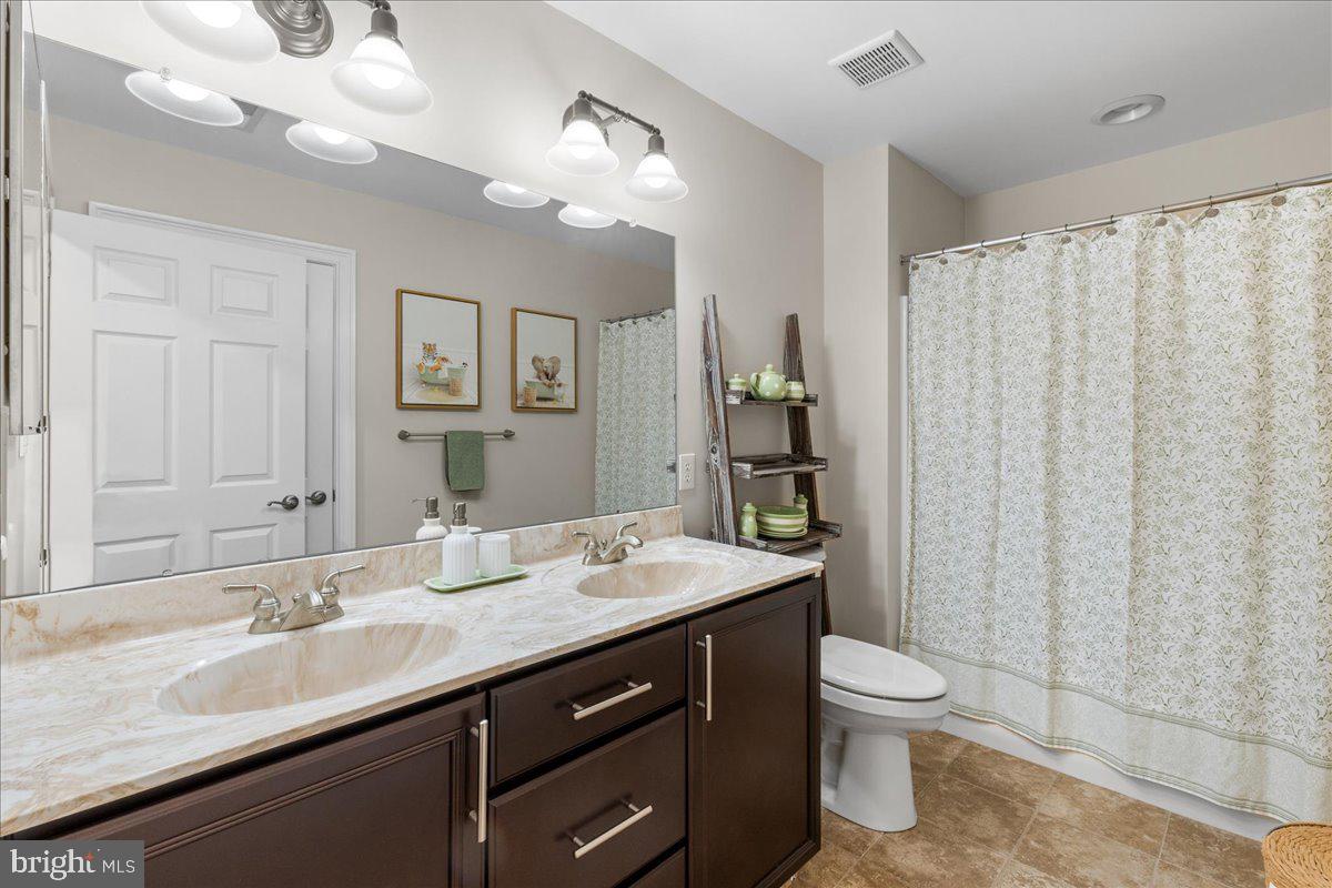 ST JAMES COURT - Residential