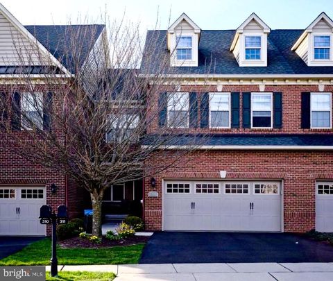 311 SAINT JAMES DRIVE LANGHORNE PA 19047