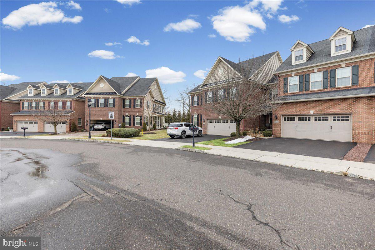 ST JAMES COURT - Residential