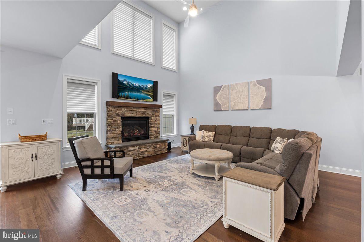 ST JAMES COURT - Residential